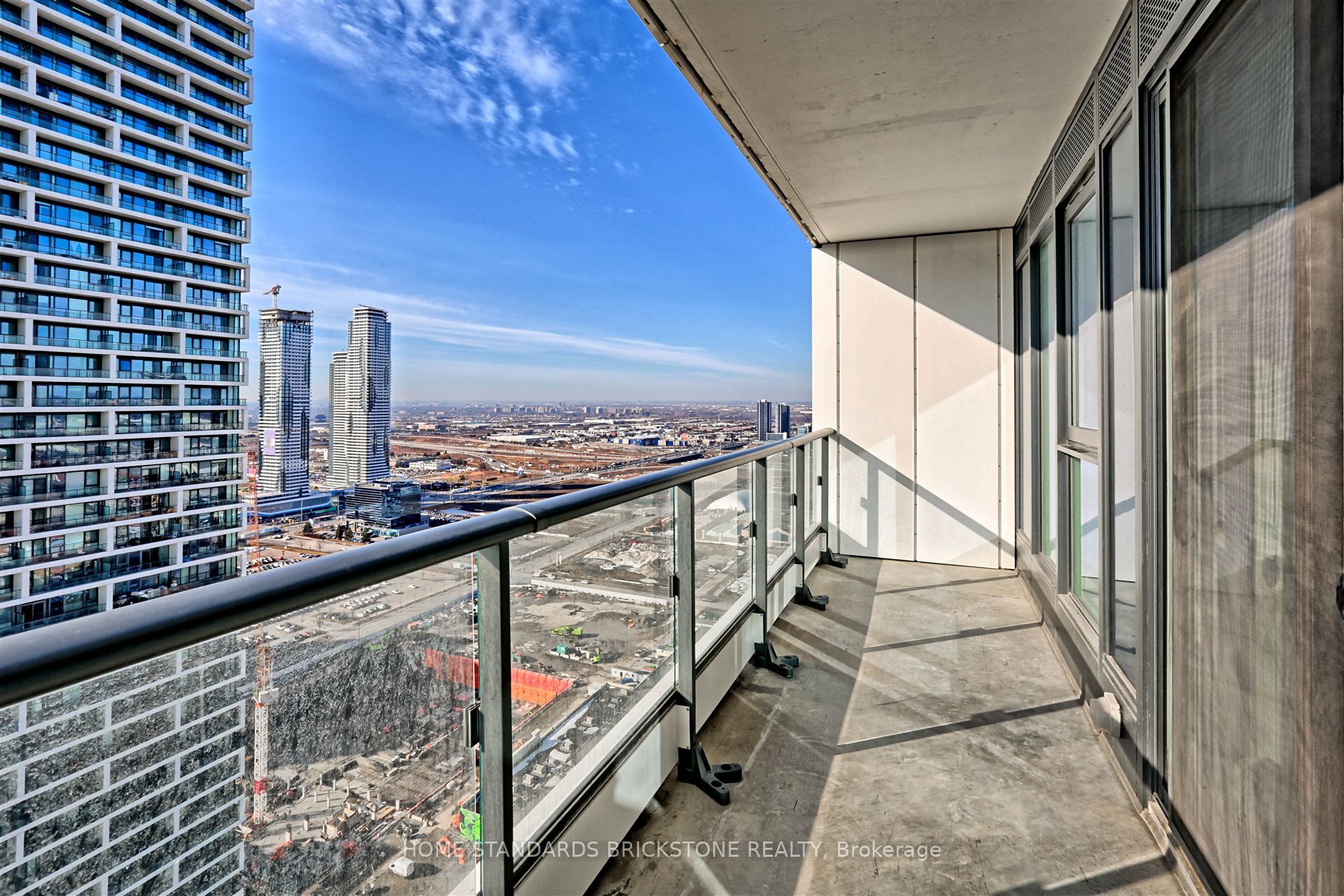 #3707 - 898 Portage Parkway Property Photo 19