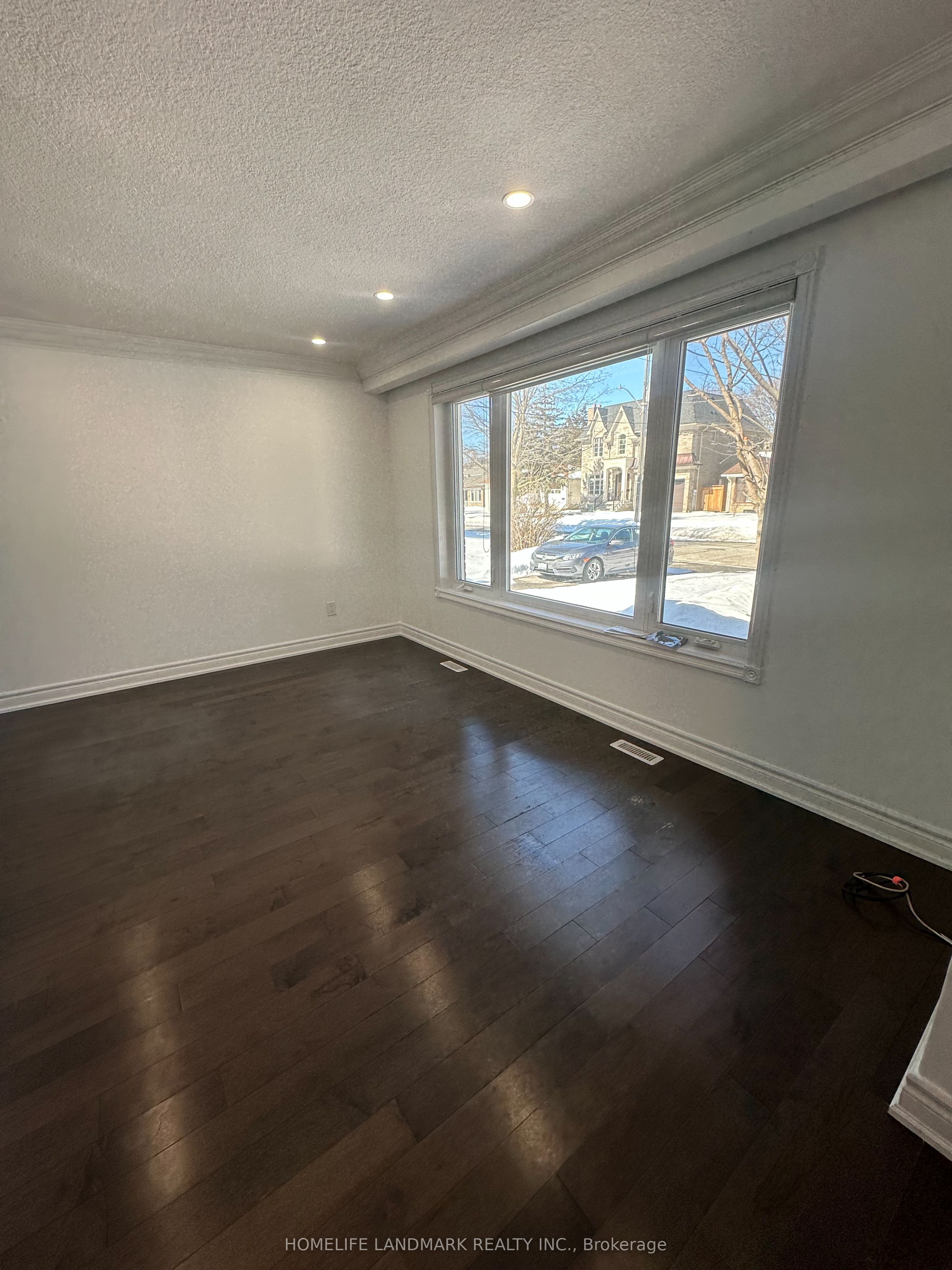 Main Floor-77 Cartier Crescent Property Photo 10