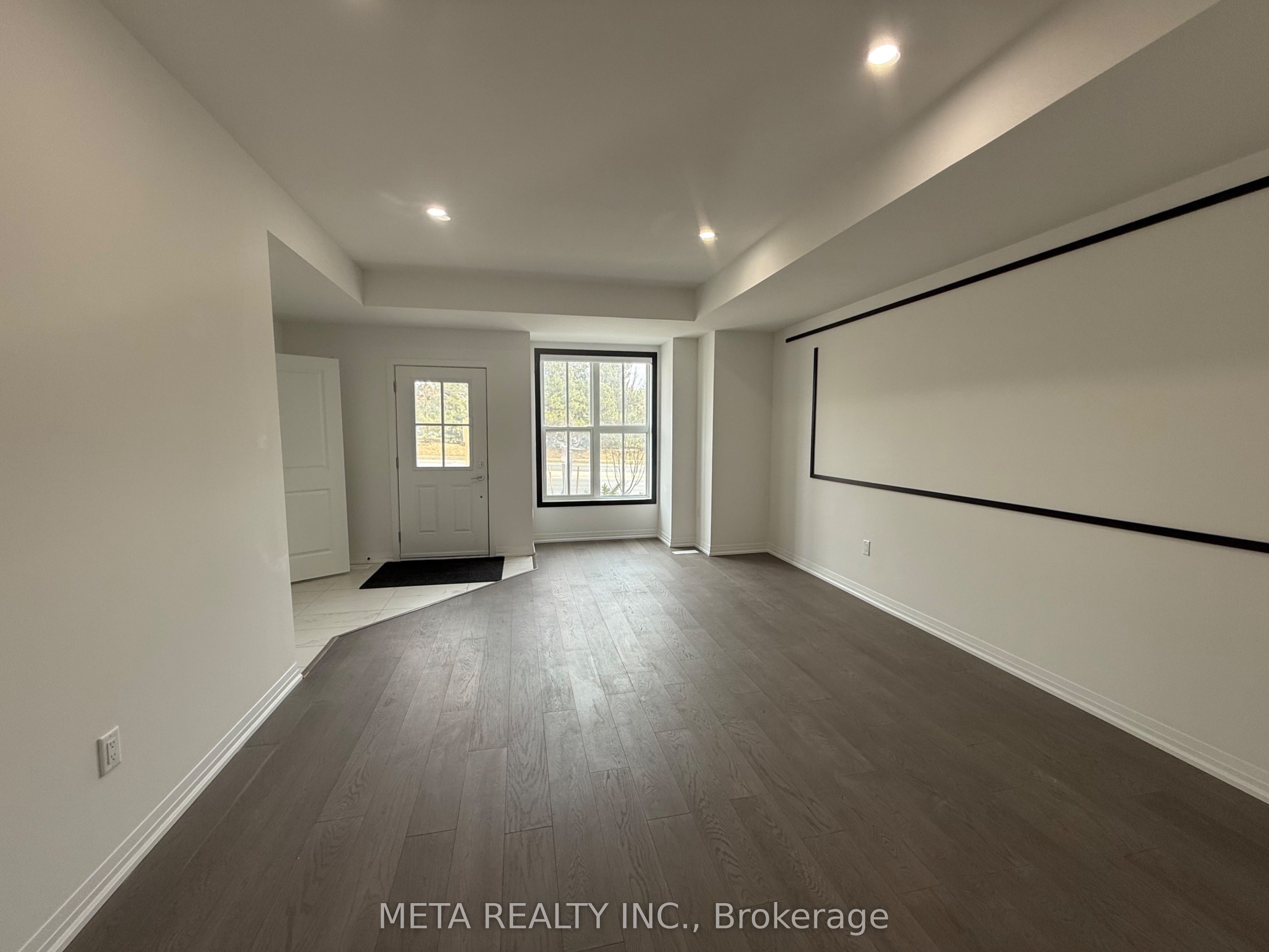 9080 Woodbine Avenue Property Photo 4
