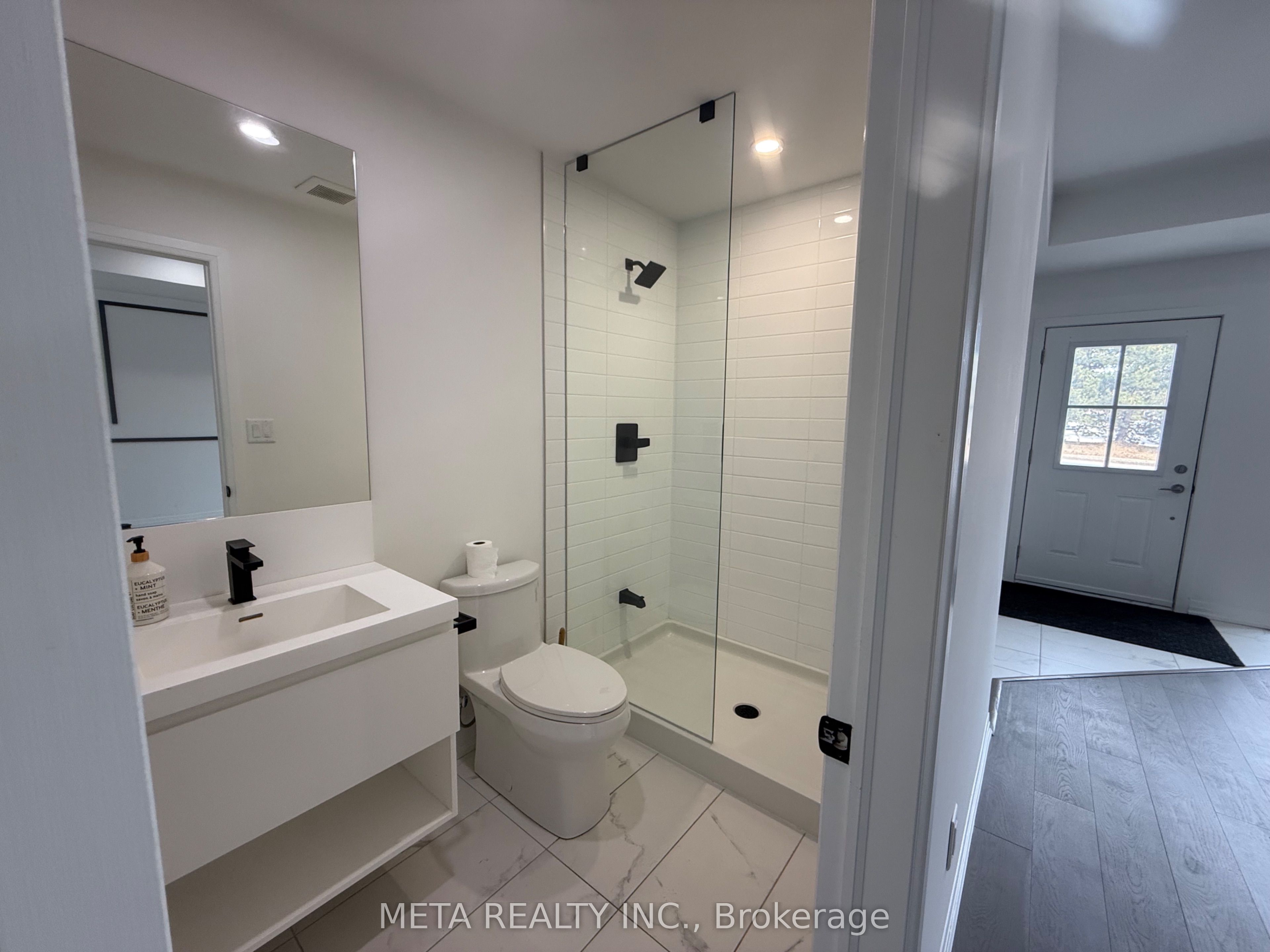 9080 Woodbine Avenue Property Photo 5