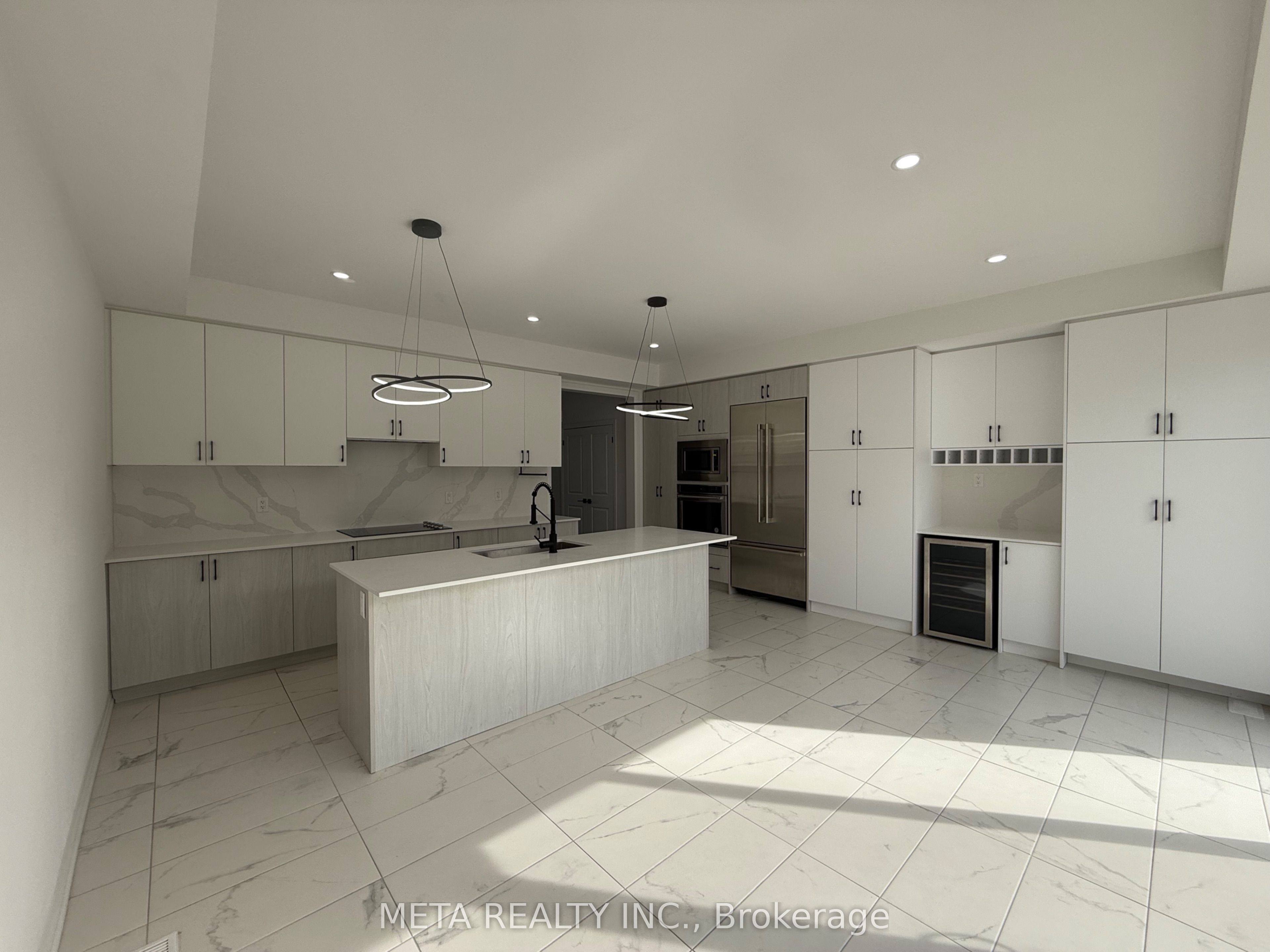 9080 Woodbine Avenue Property Photo 16