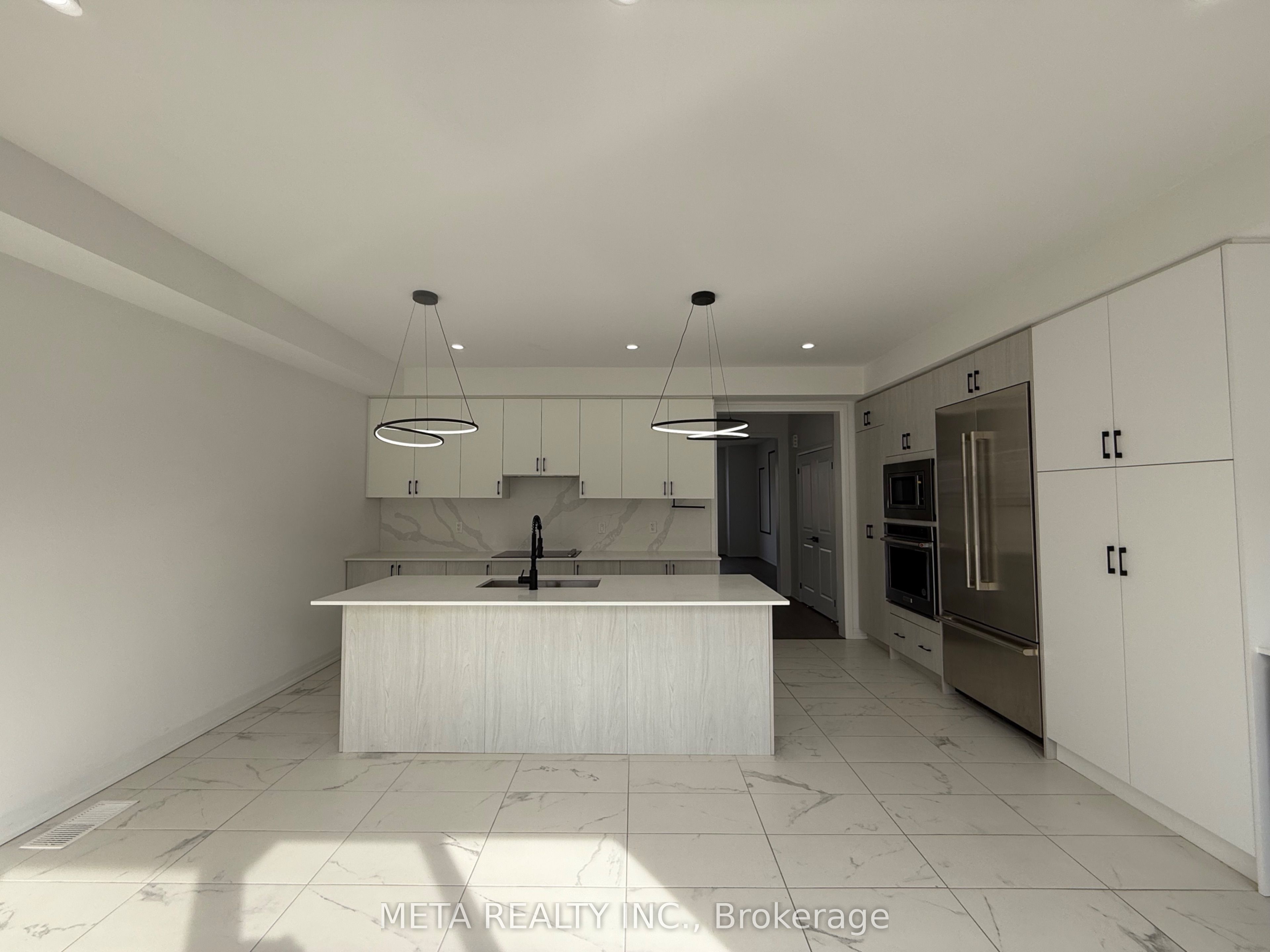 9080 Woodbine Avenue Property Photo 18