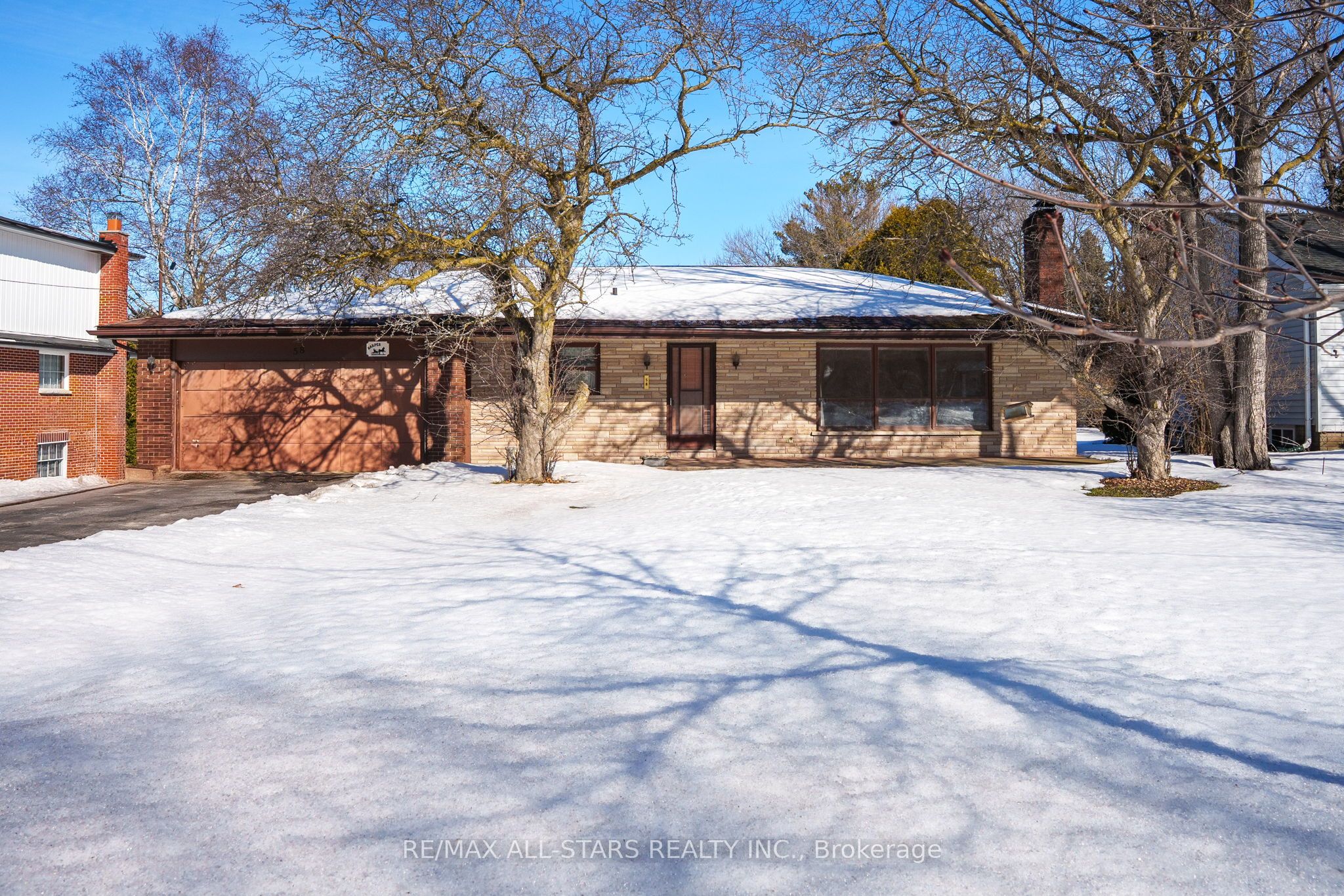 58 Farr Ave Property Photo