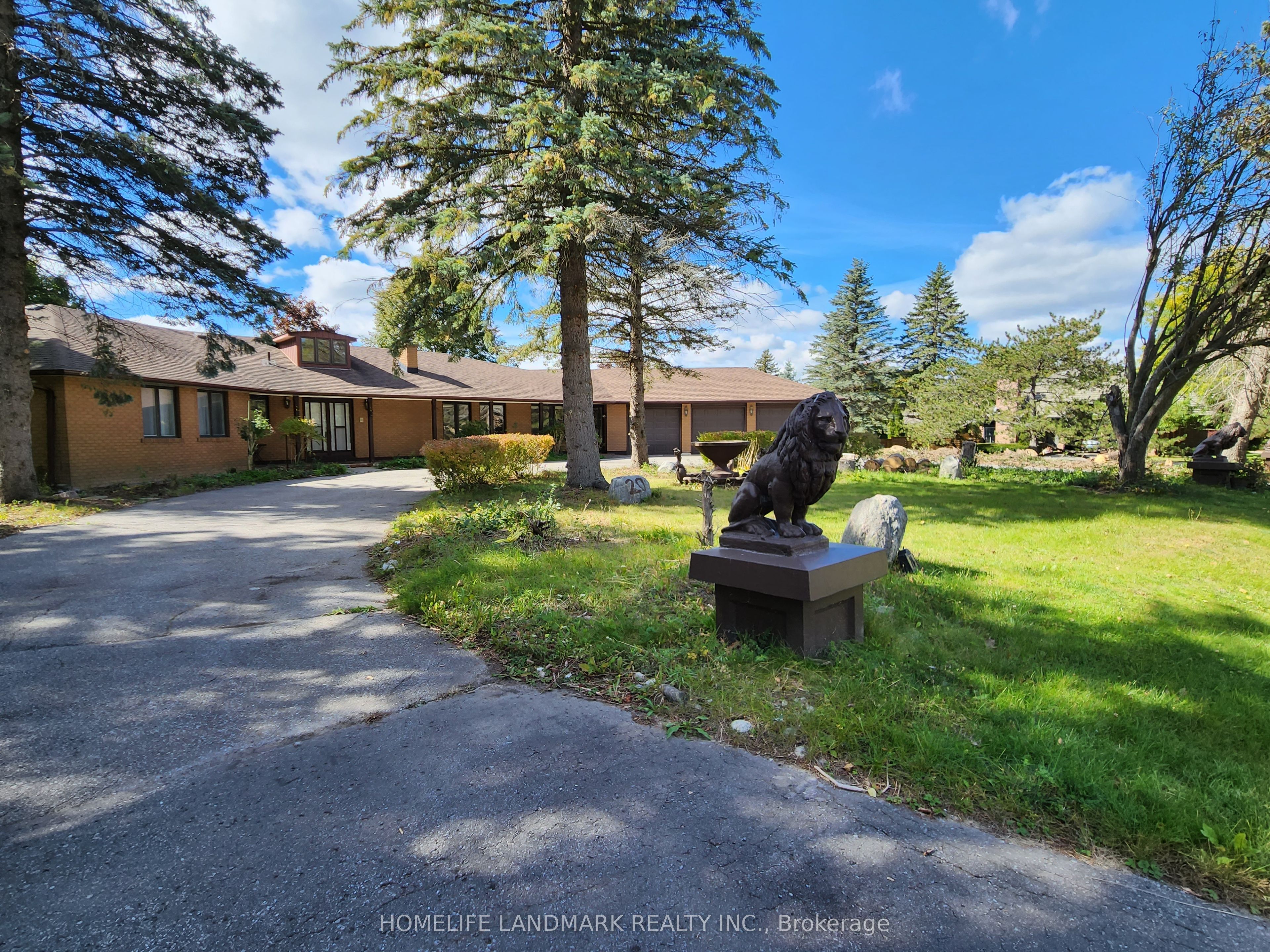 20 Executive Dr Property Photo