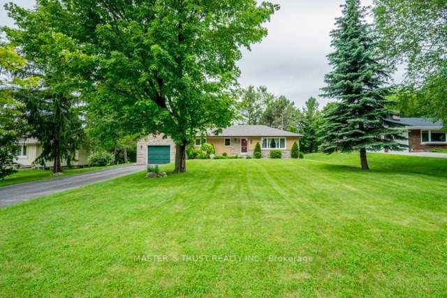 977 Srigley Street Property Photo 1