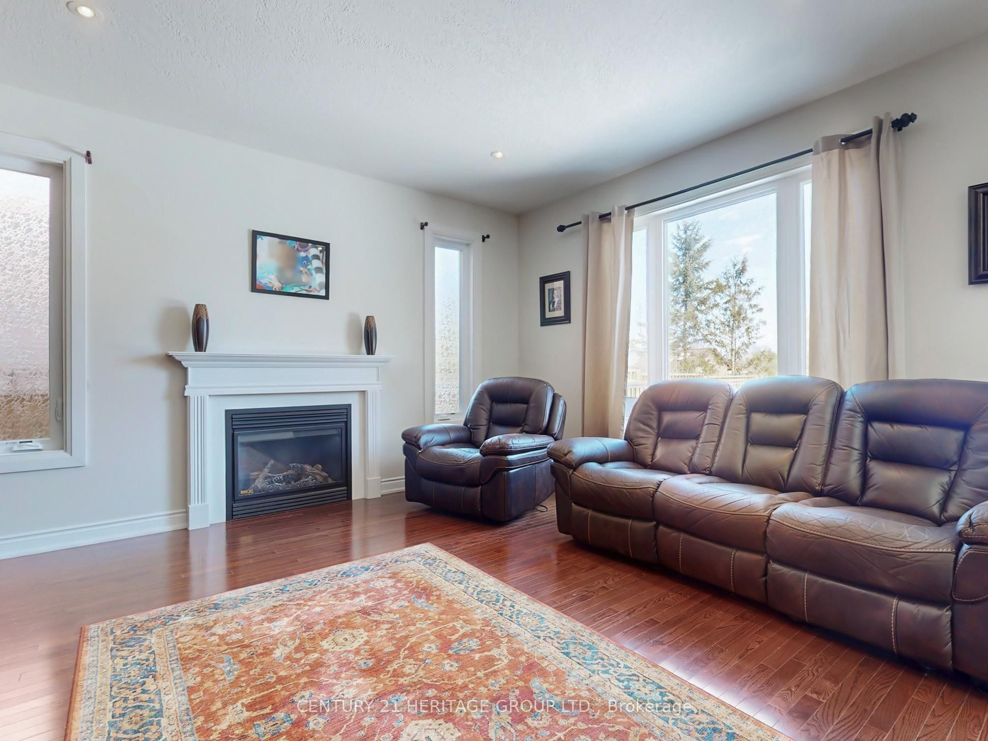 896 Booth Avenue Property Photo 12