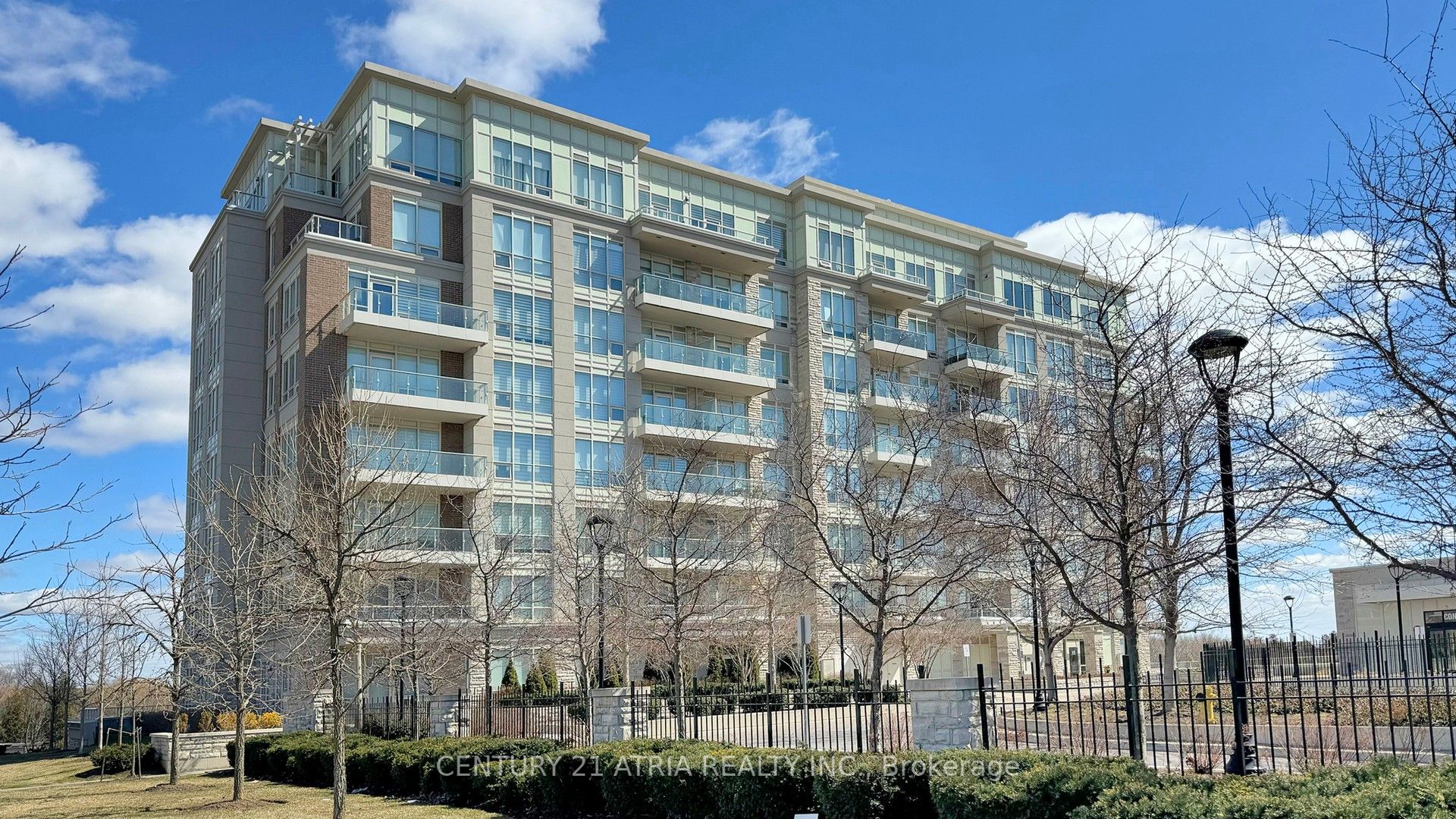 #501 - 15 Stollery Pond Crescent Property Photo 1