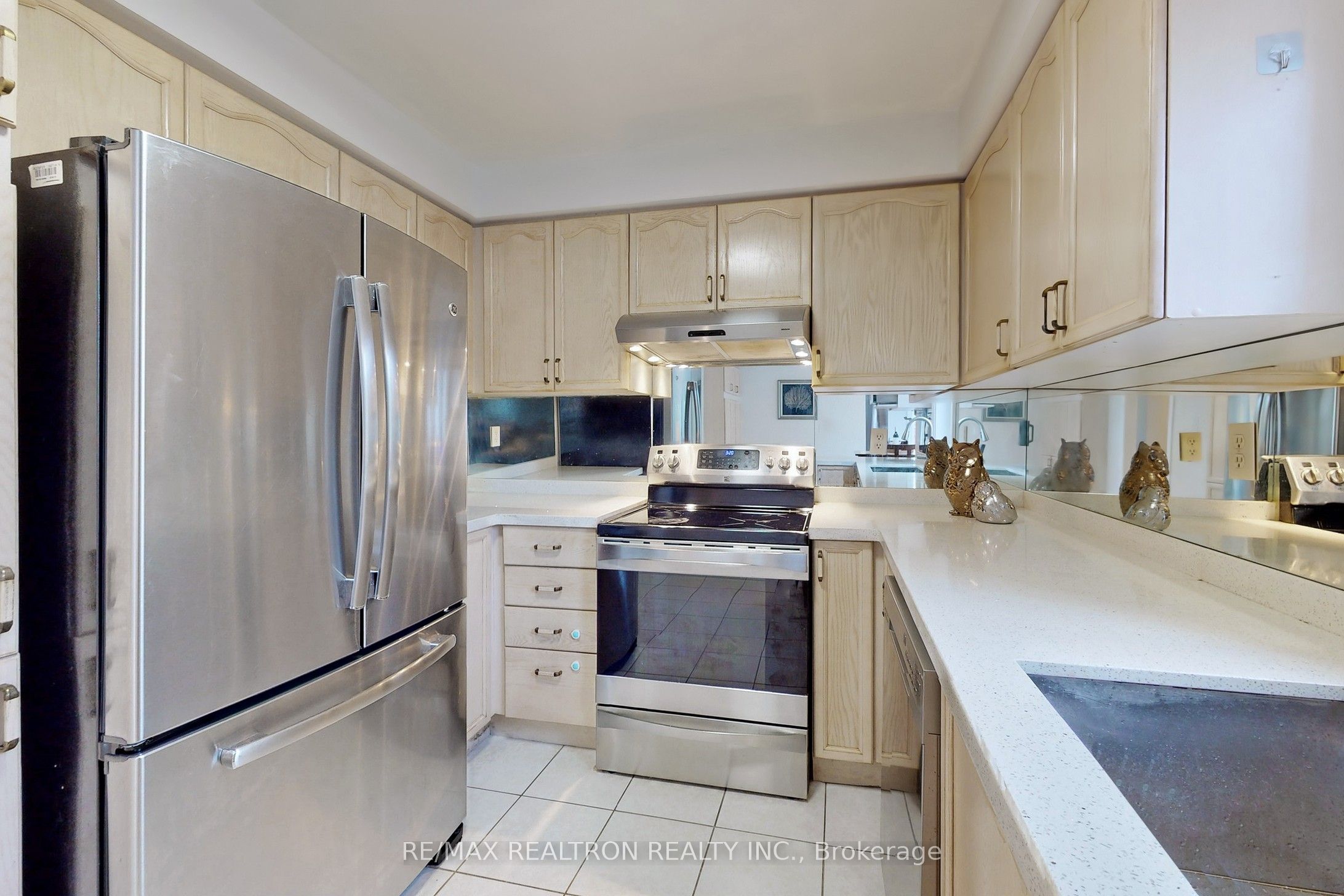 #room 3 - 32 Subrisco Avenue Property Photo 8