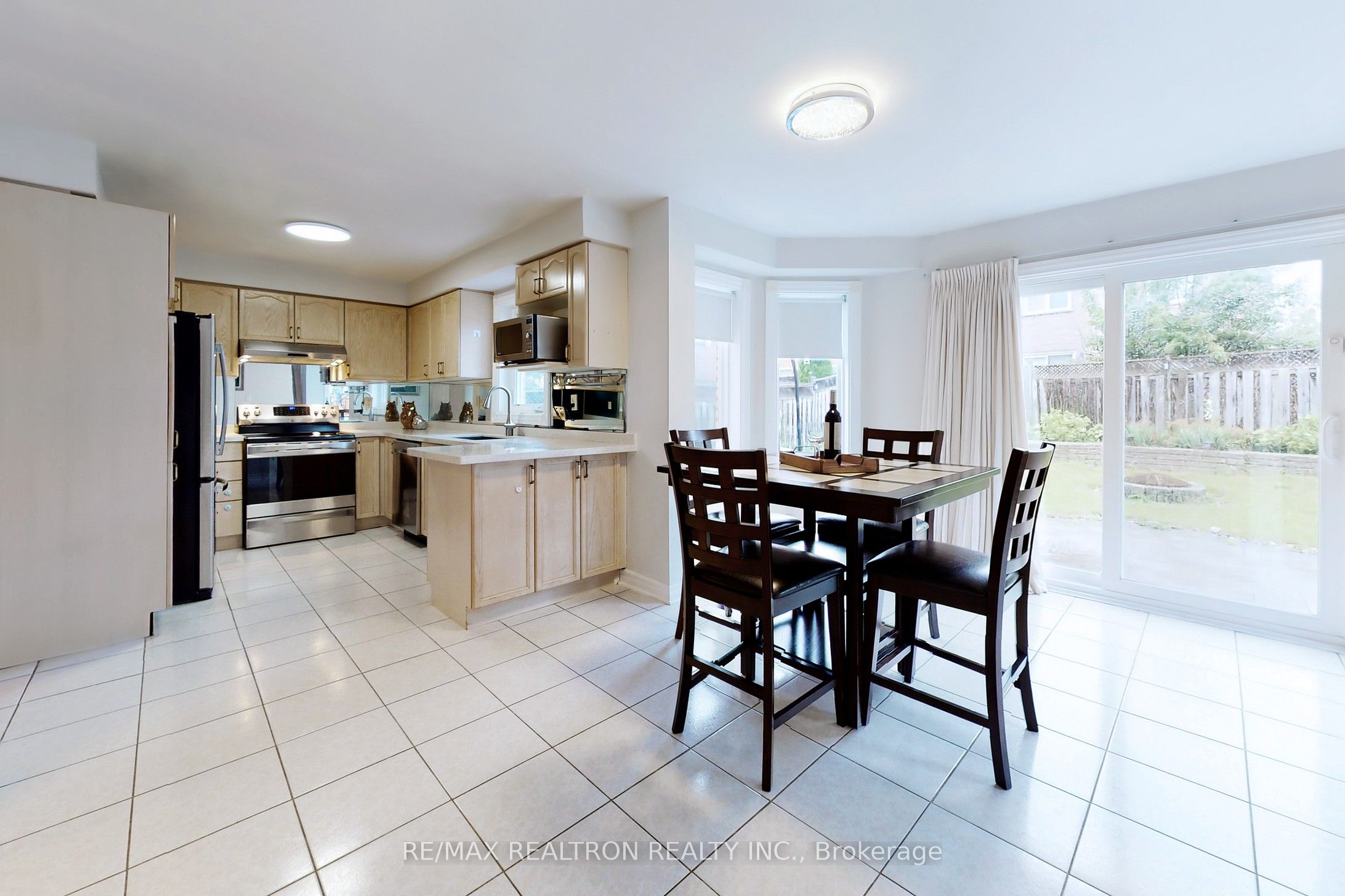 #room 3 - 32 Subrisco Avenue Property Photo 9