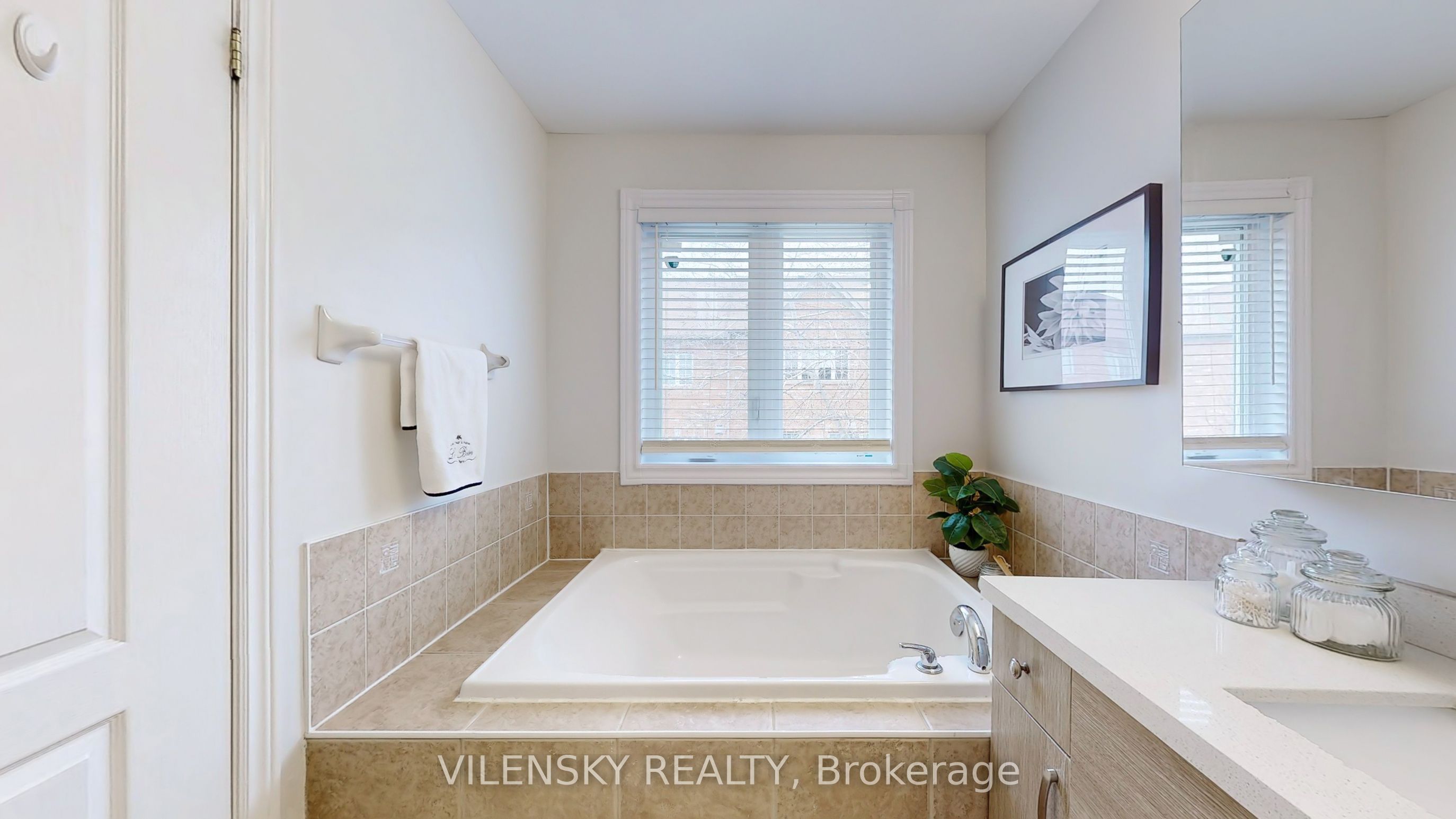 46 Gauguin Avenue Property Photo 20