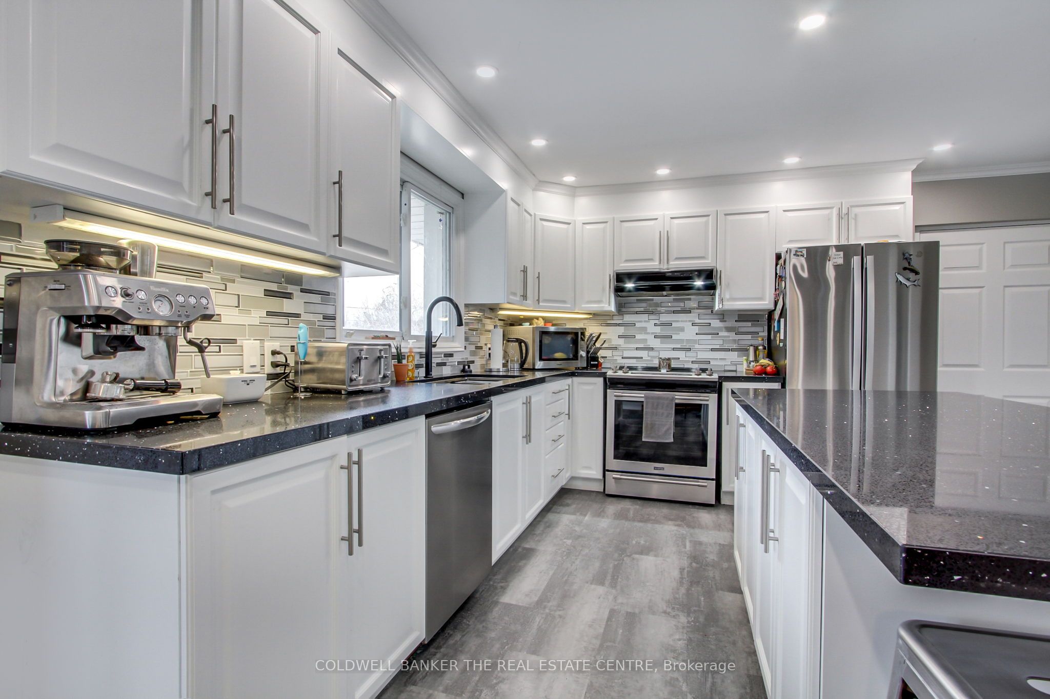 1109 Ravenshoe Road Property Photo 5