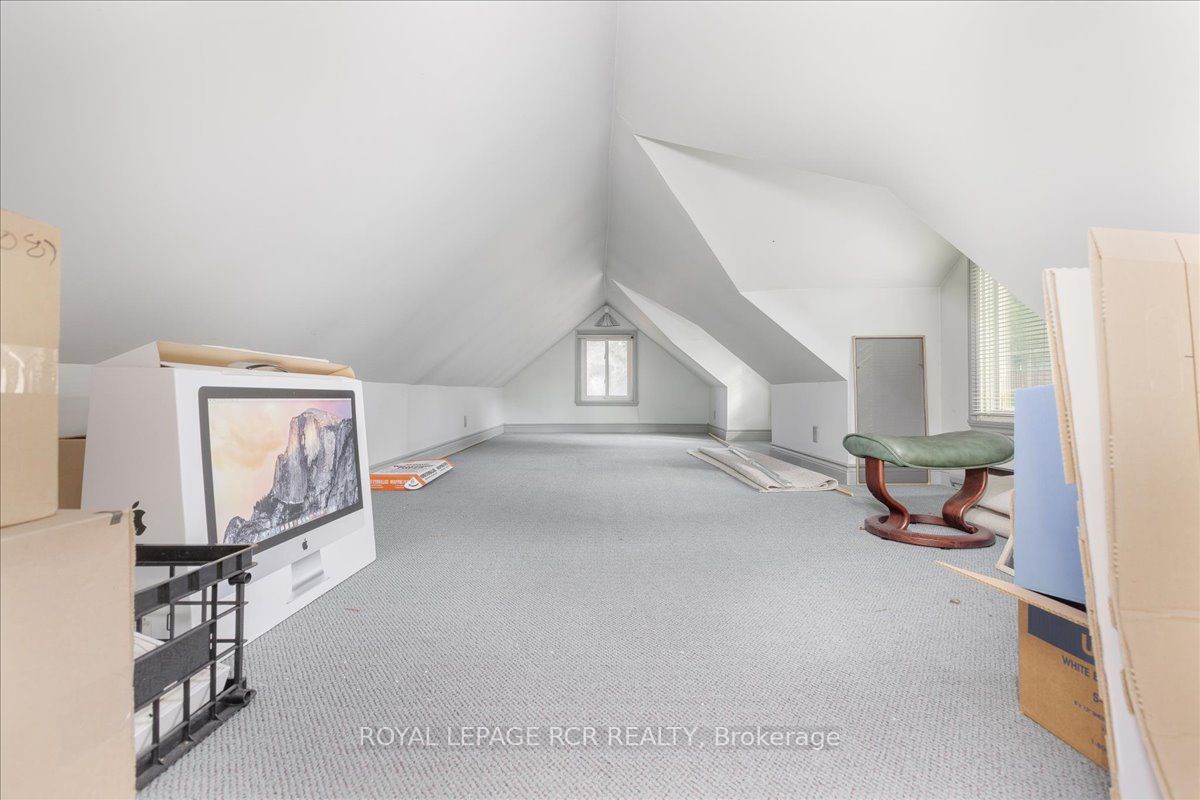 50 Wellington Street E Property Photo 12