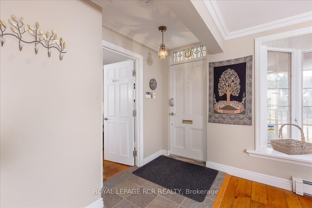 50 Wellington Street E Property Photo 13