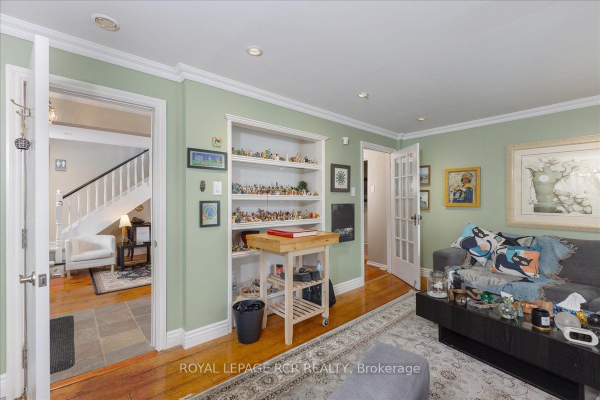 50 Wellington Street E Property Photo 17