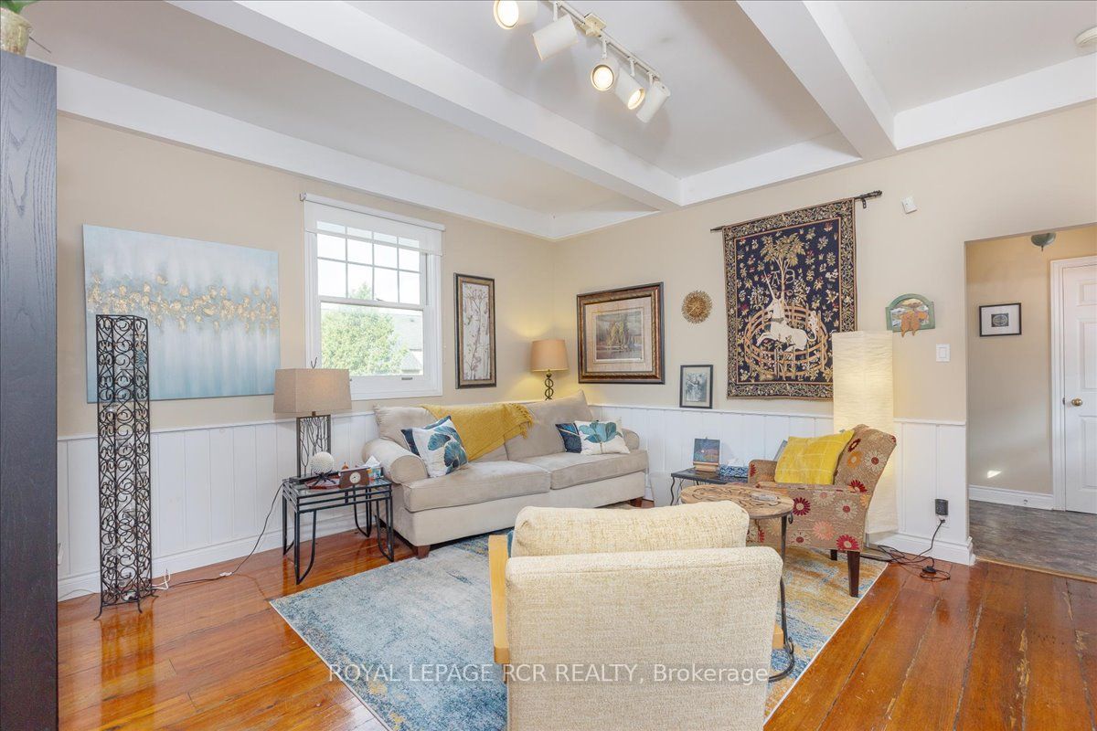 50 Wellington Street E Property Photo 22