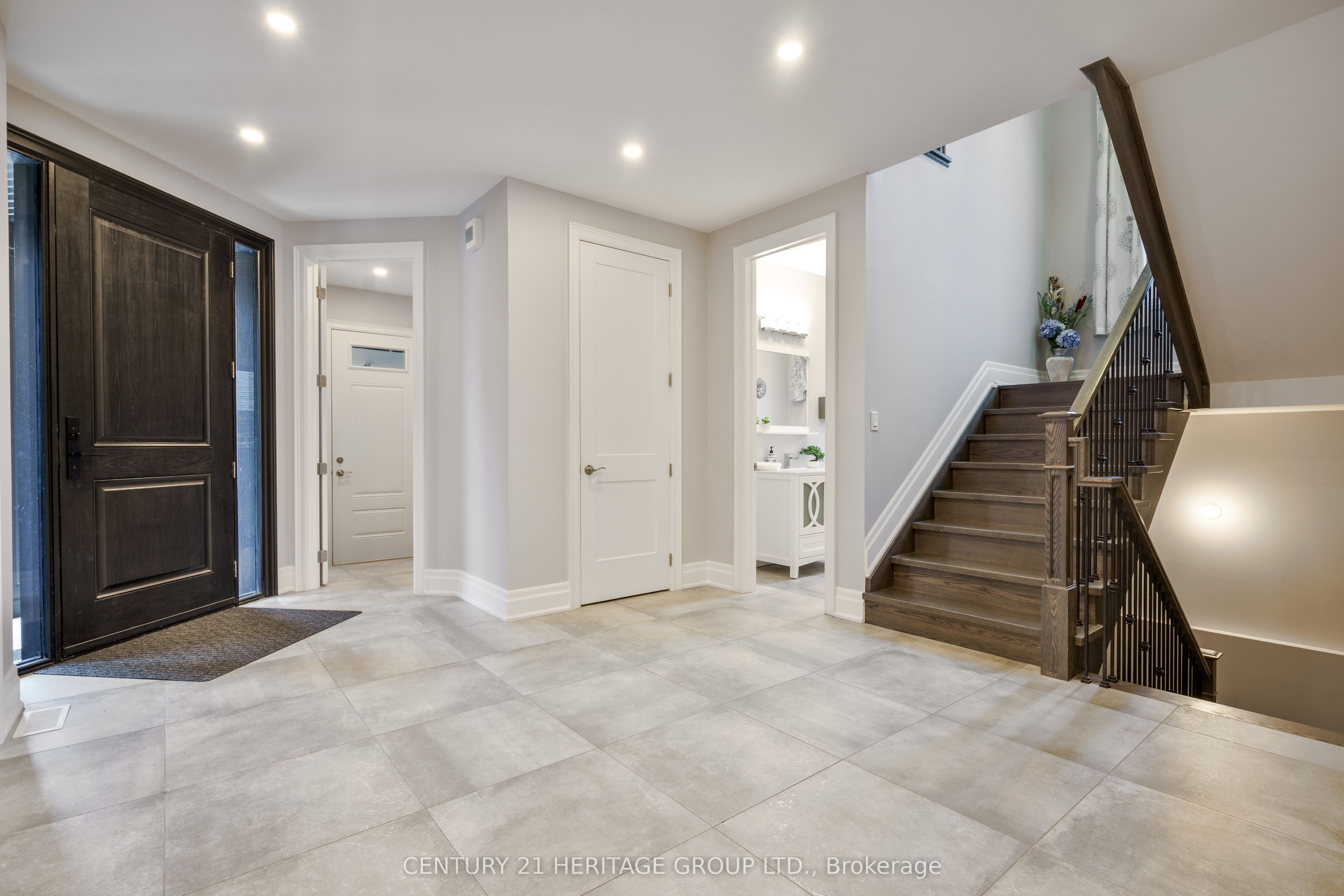 1894 Simcoe Boulevard Property Photo 5