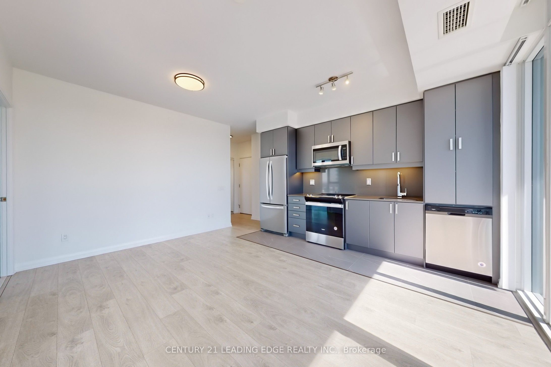 #2406 - 7895 Jane Street Property Photo 13