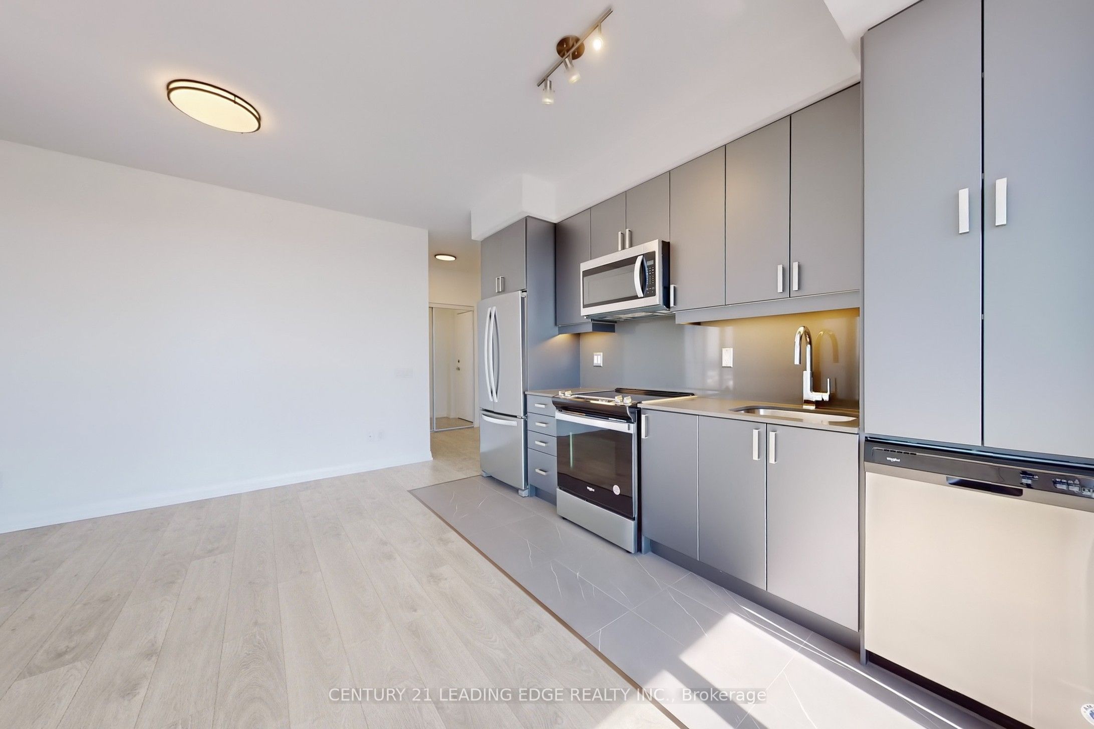 #2406 - 7895 Jane Street Property Photo 17