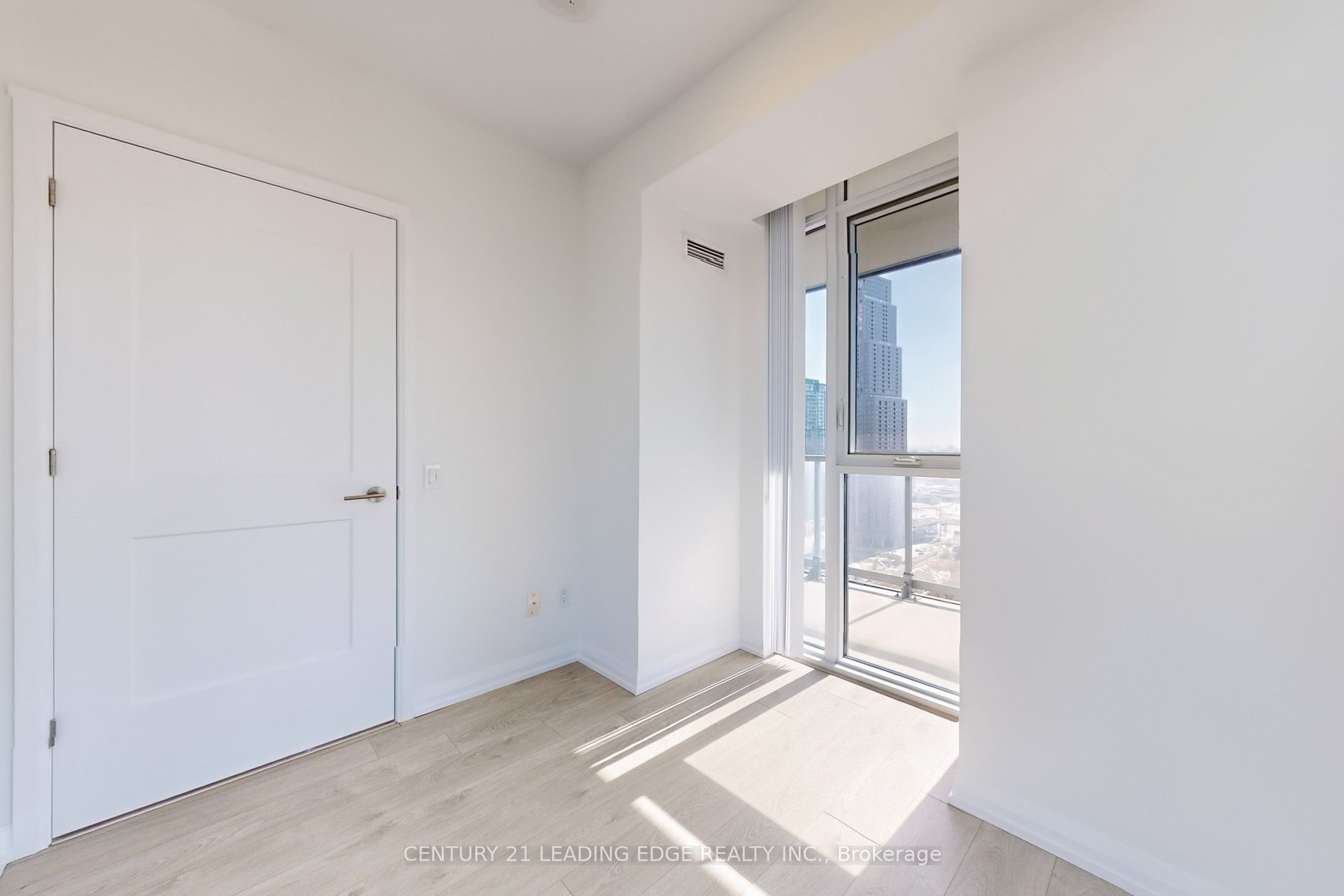 #2406 - 7895 Jane Street Property Photo 26