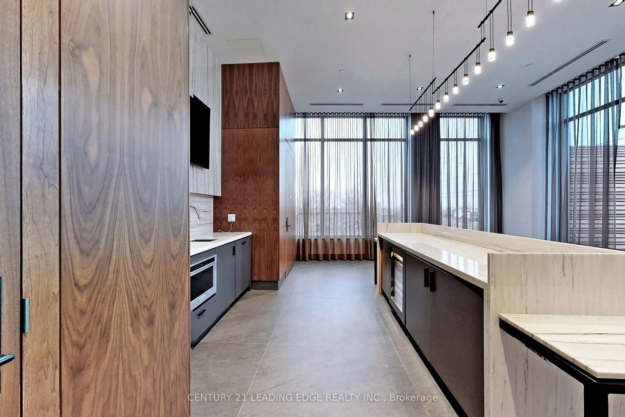 #2406 - 7895 Jane Street Property Photo 36