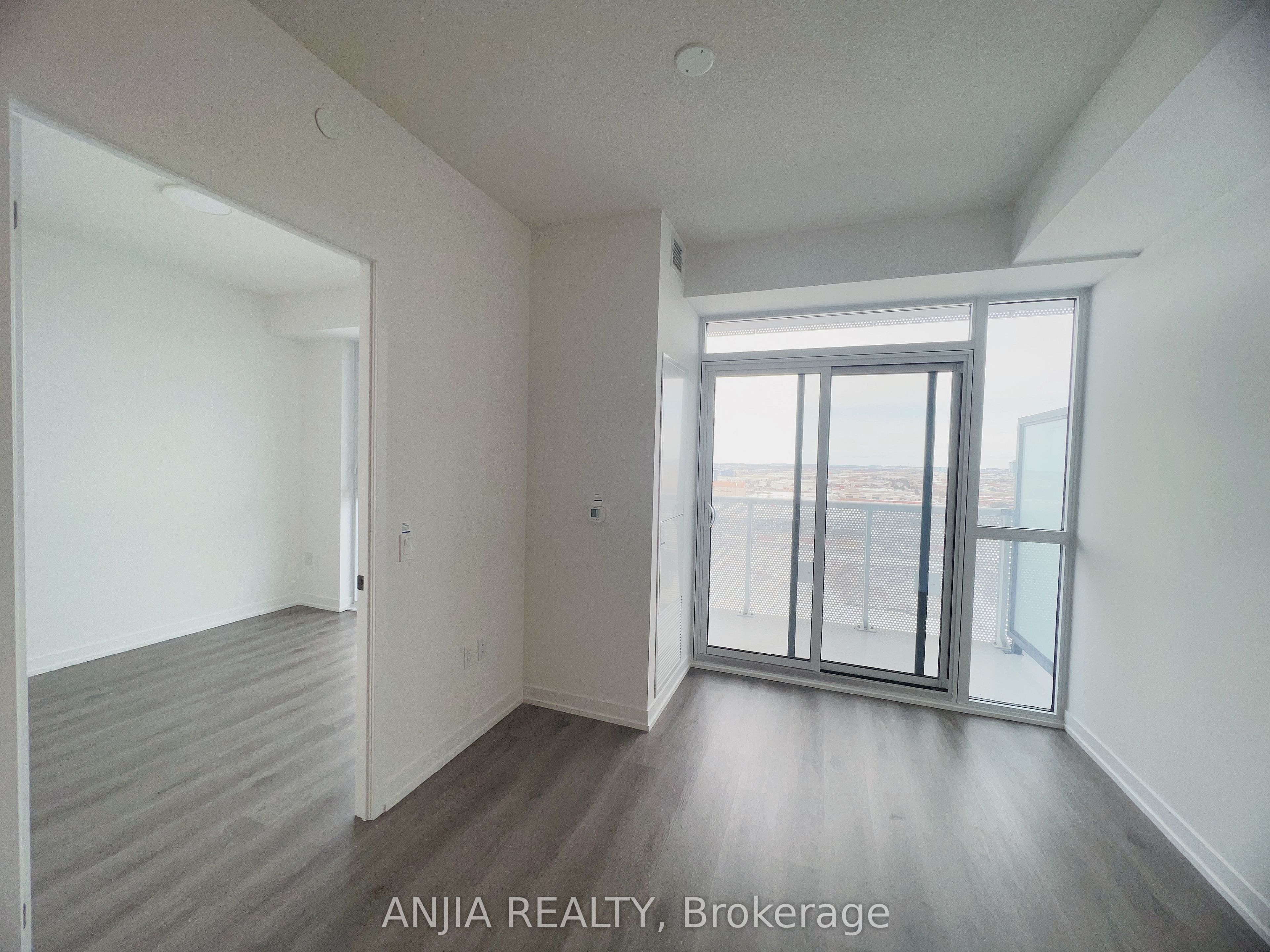 #1710 - 225 Commerce Street Property Photo 4