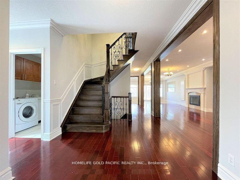 95 Tomlinson Circle Property Photo 2