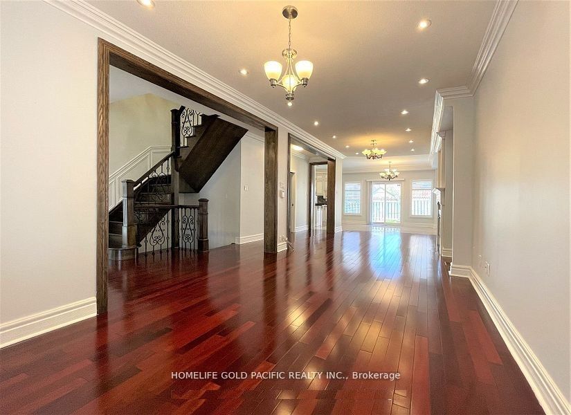 95 Tomlinson Circle Property Photo 5