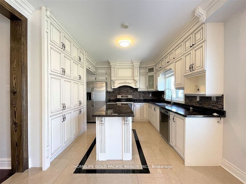 95 Tomlinson Circle Property Photo 8