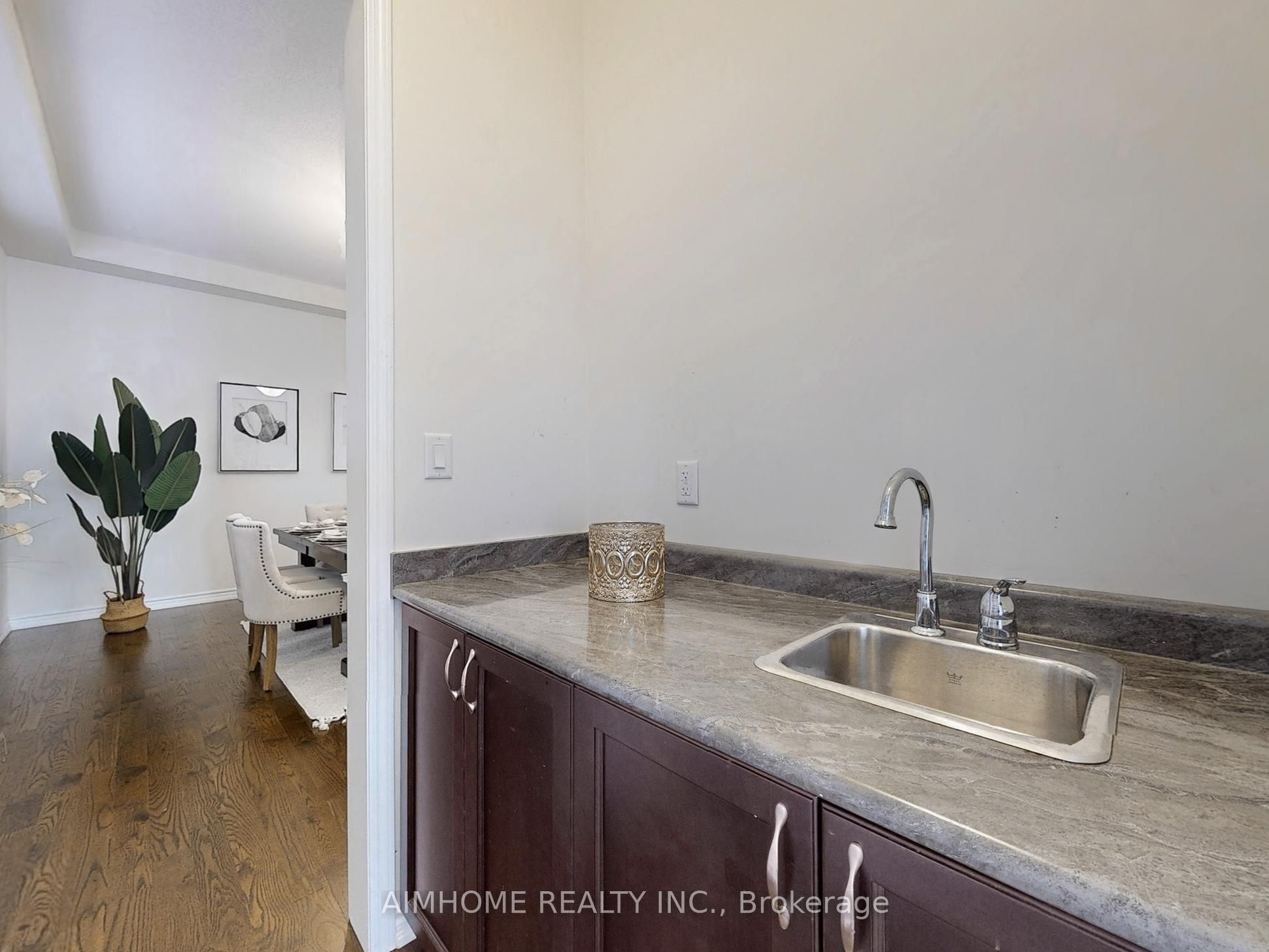 99 Bridgepointe Court Property Photo 15