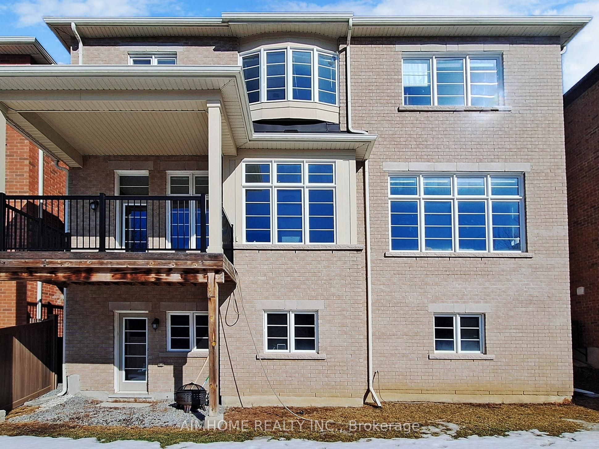 99 Bridgepointe Court Property Photo 48