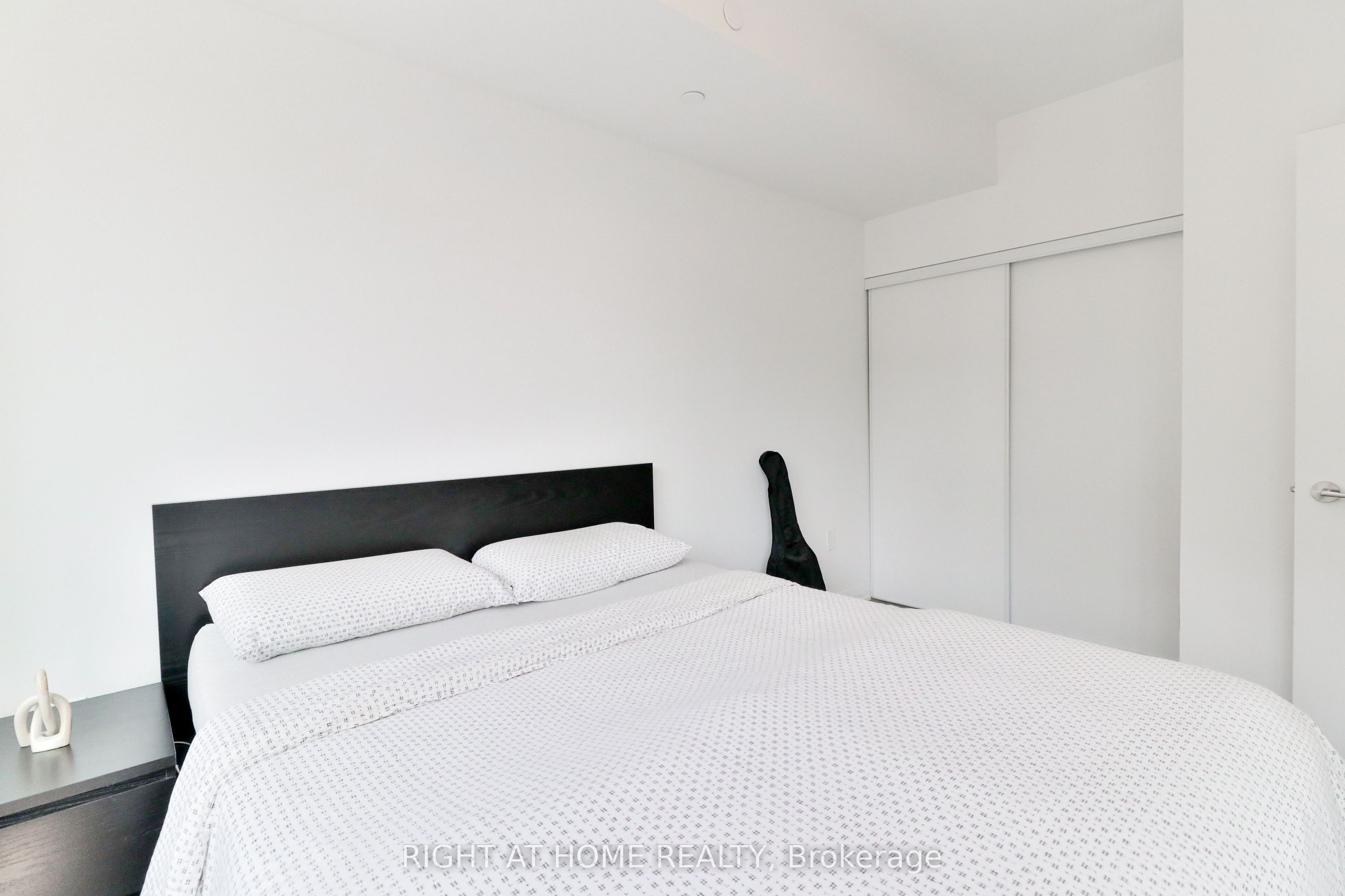 #832 - 99 Eagle Rock Way Property Photo 20