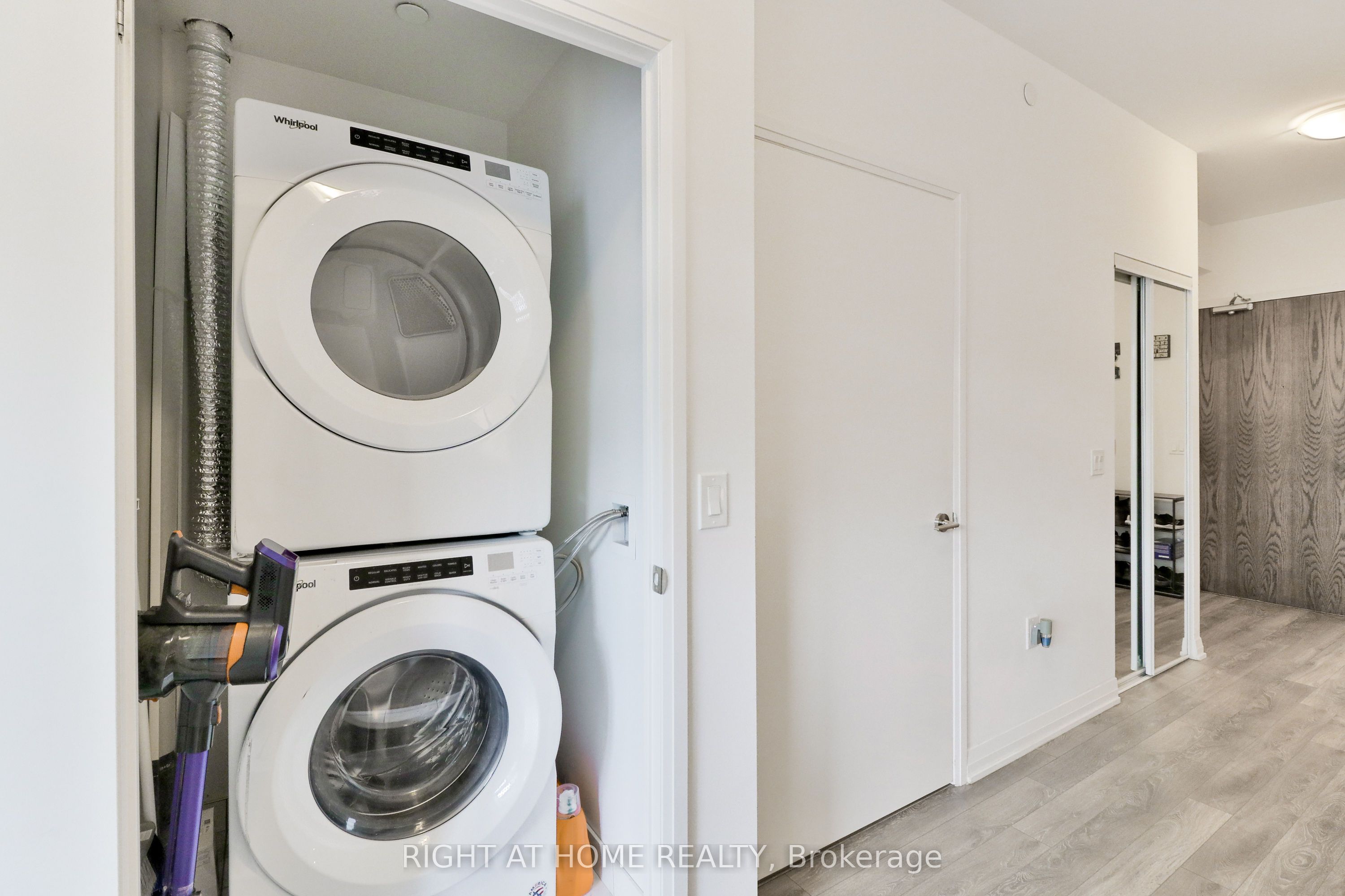 #832 - 99 Eagle Rock Way Property Photo 22