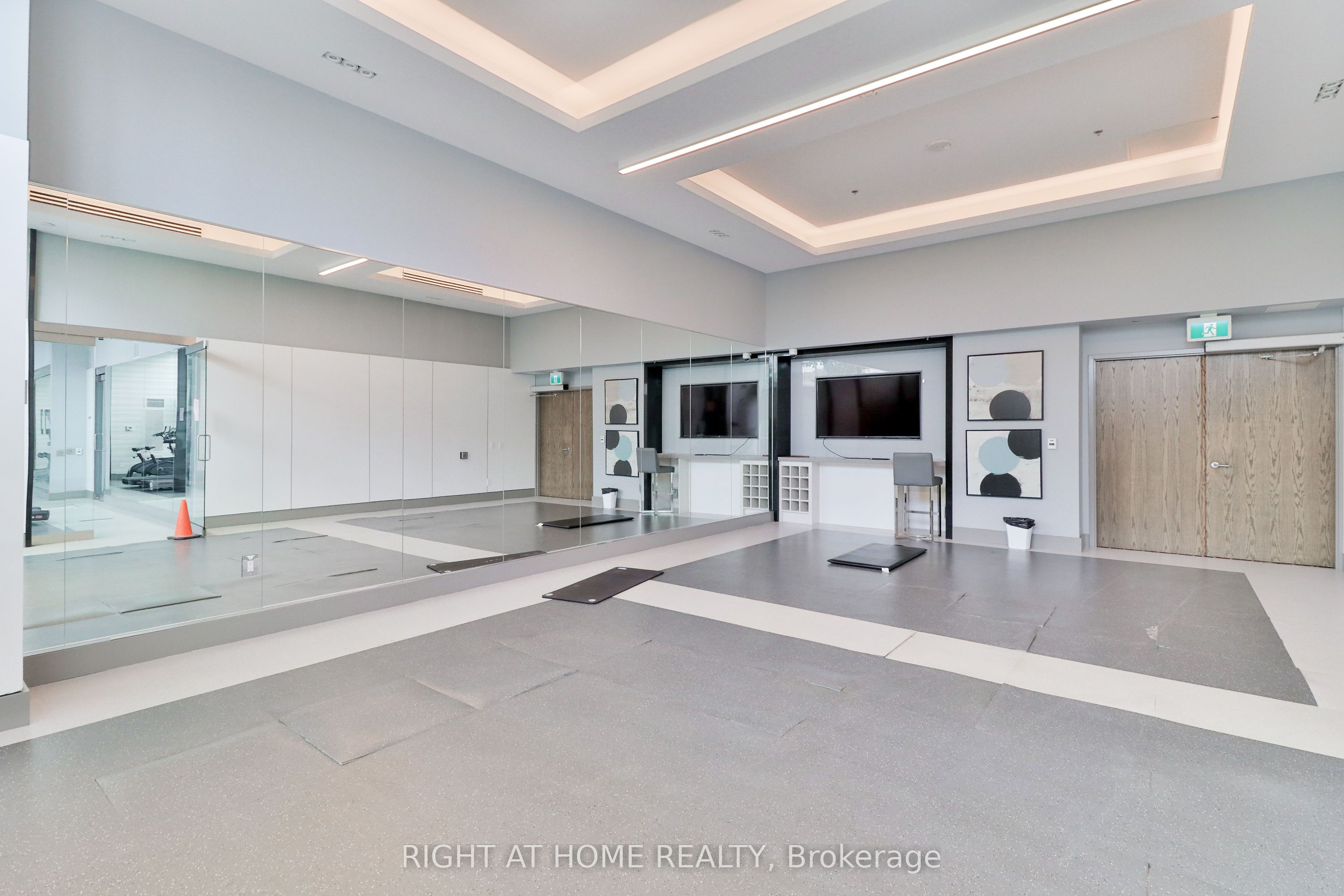 #832 - 99 Eagle Rock Way Property Photo 31
