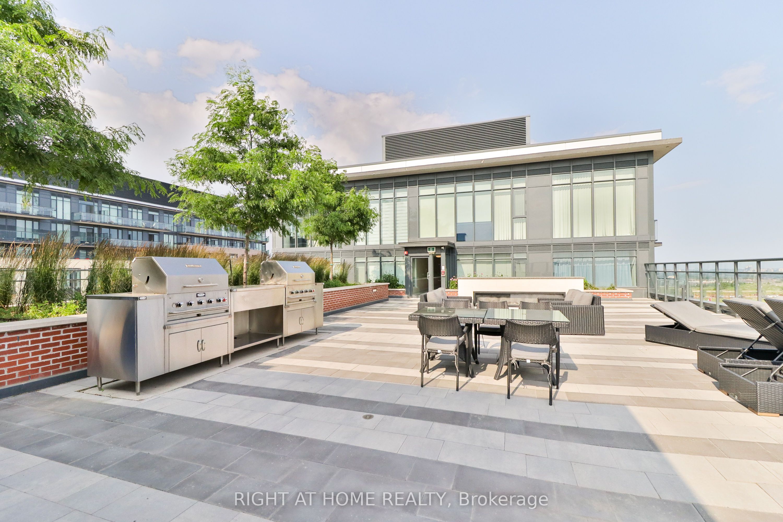 #832 - 99 Eagle Rock Way Property Photo 32