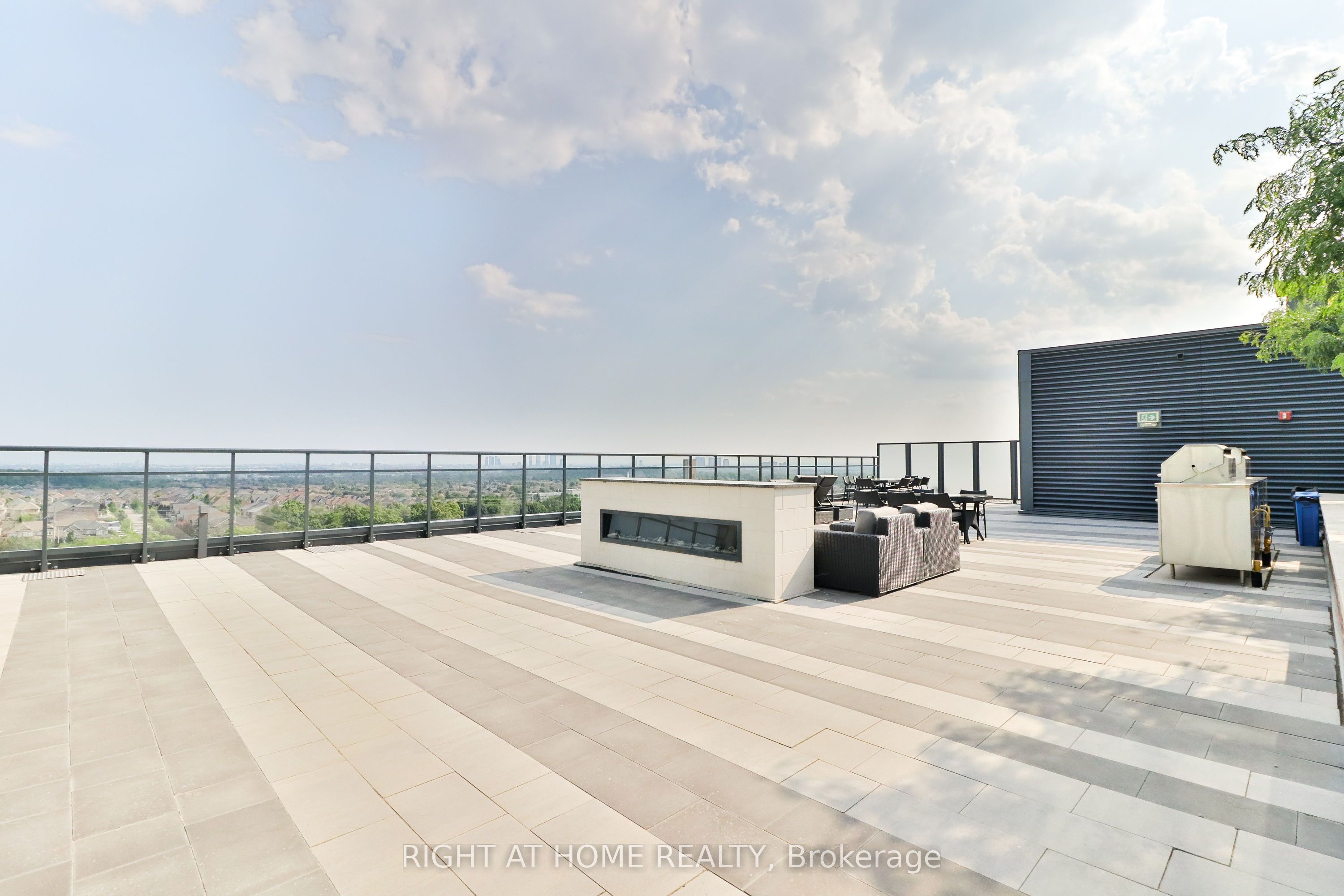 #832 - 99 Eagle Rock Way Property Photo 34