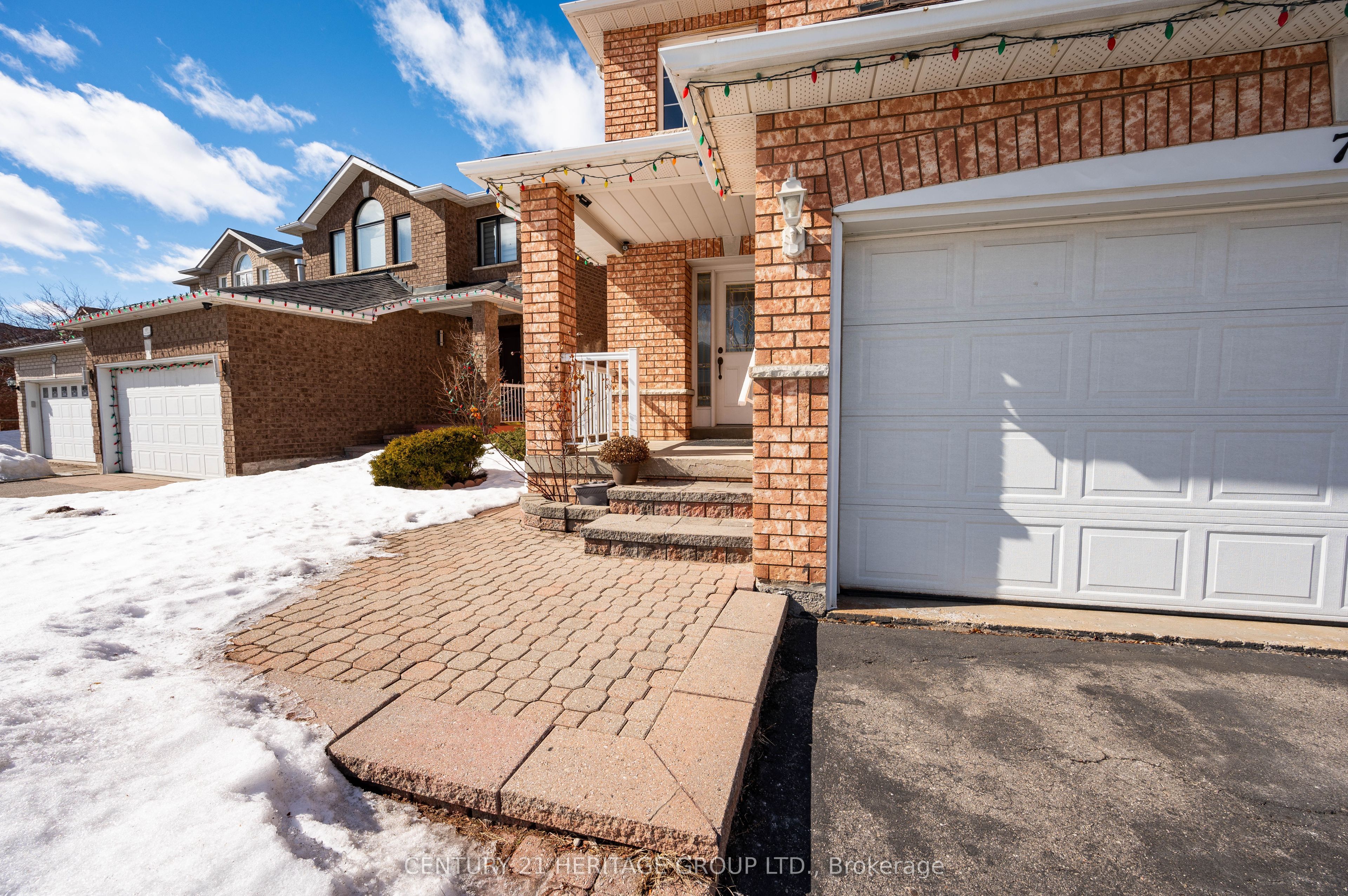 73 Solway Ave Property Photo 3