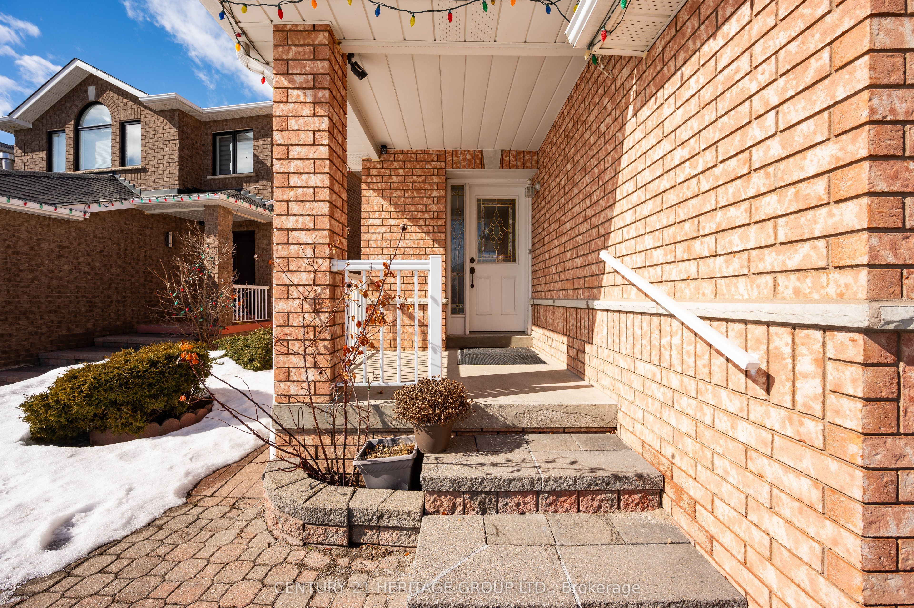 73 Solway Ave Property Photo 4