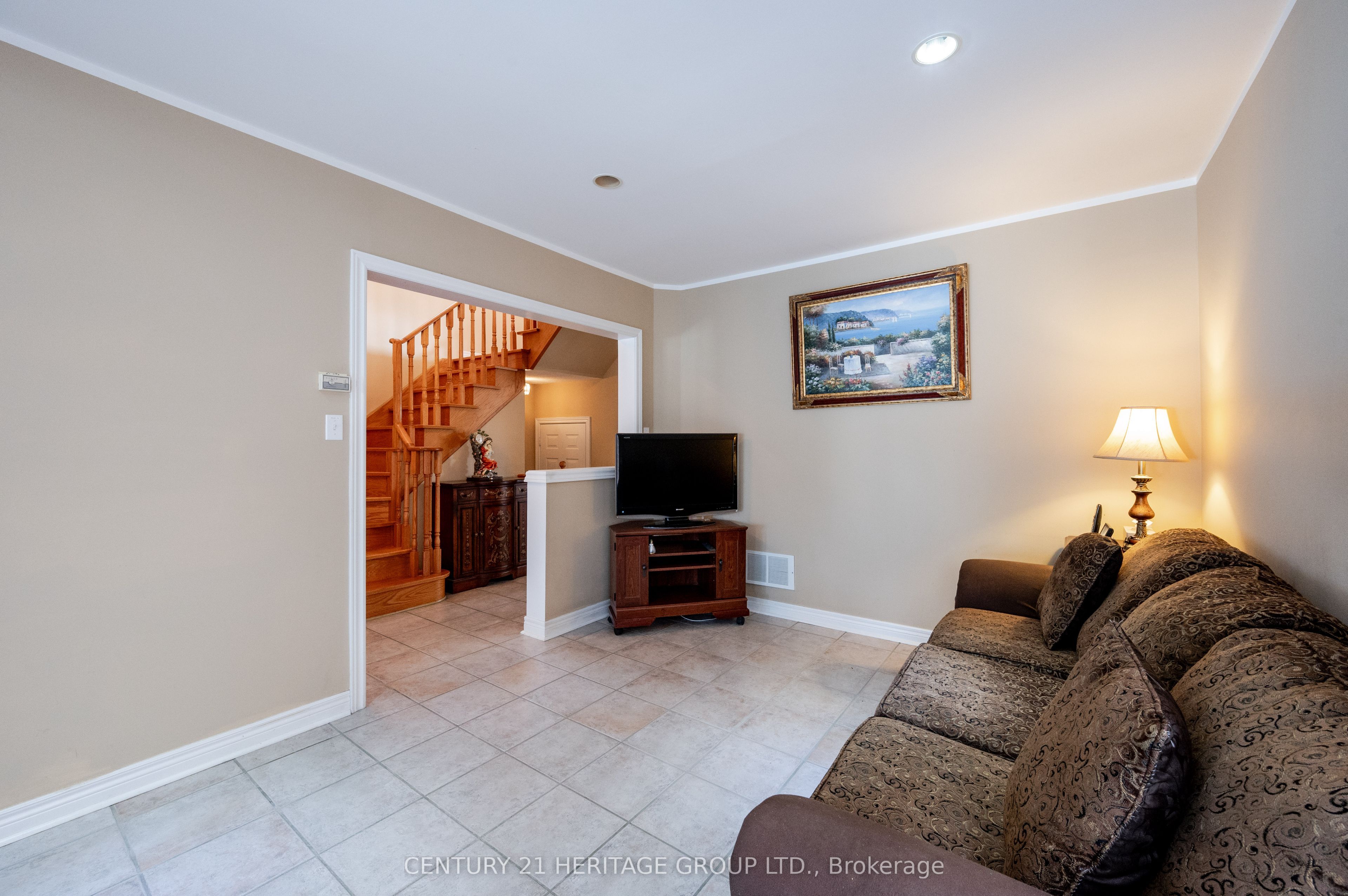 73 Solway Ave Property Photo 11