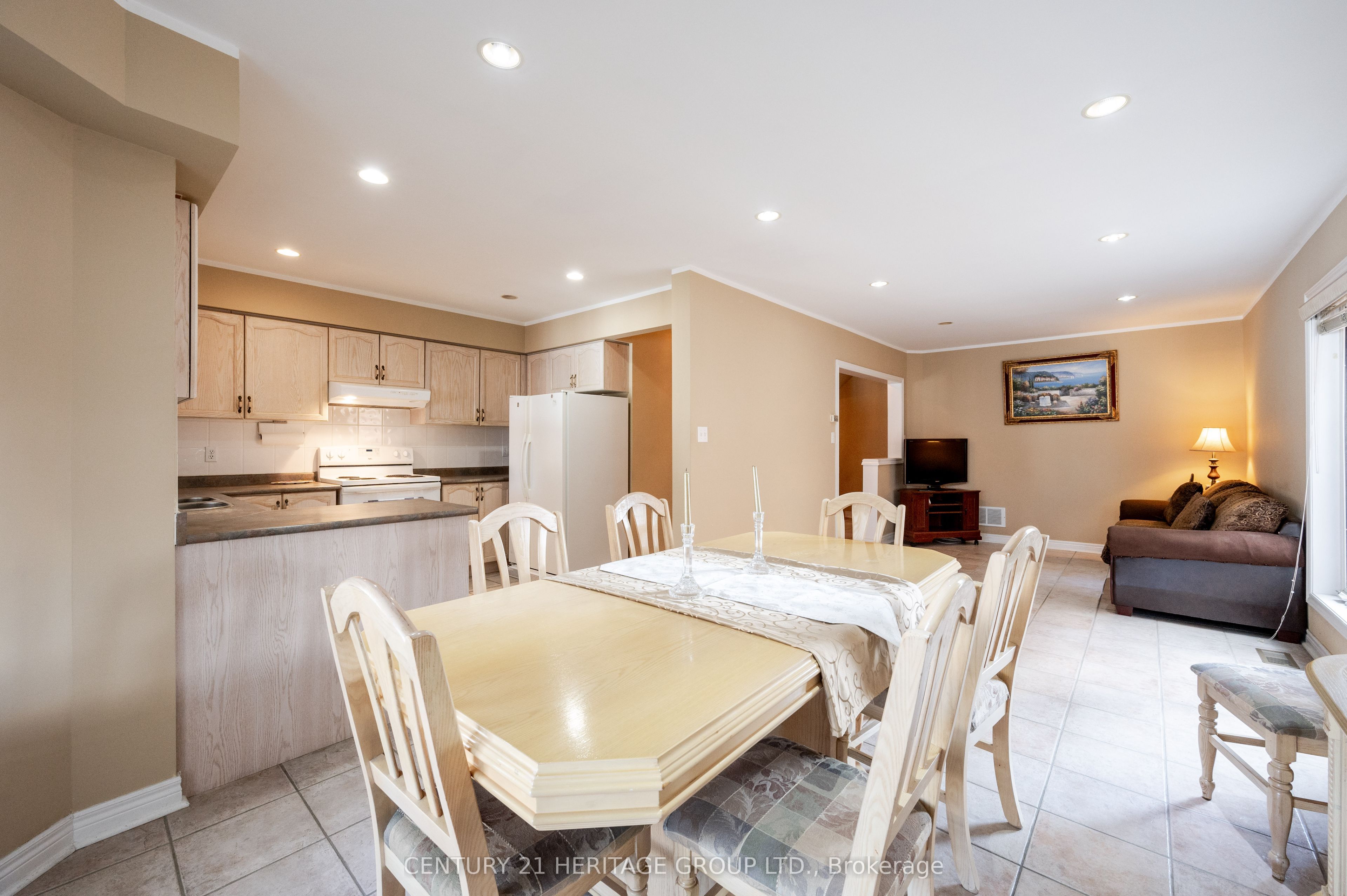 73 Solway Ave Property Photo 14