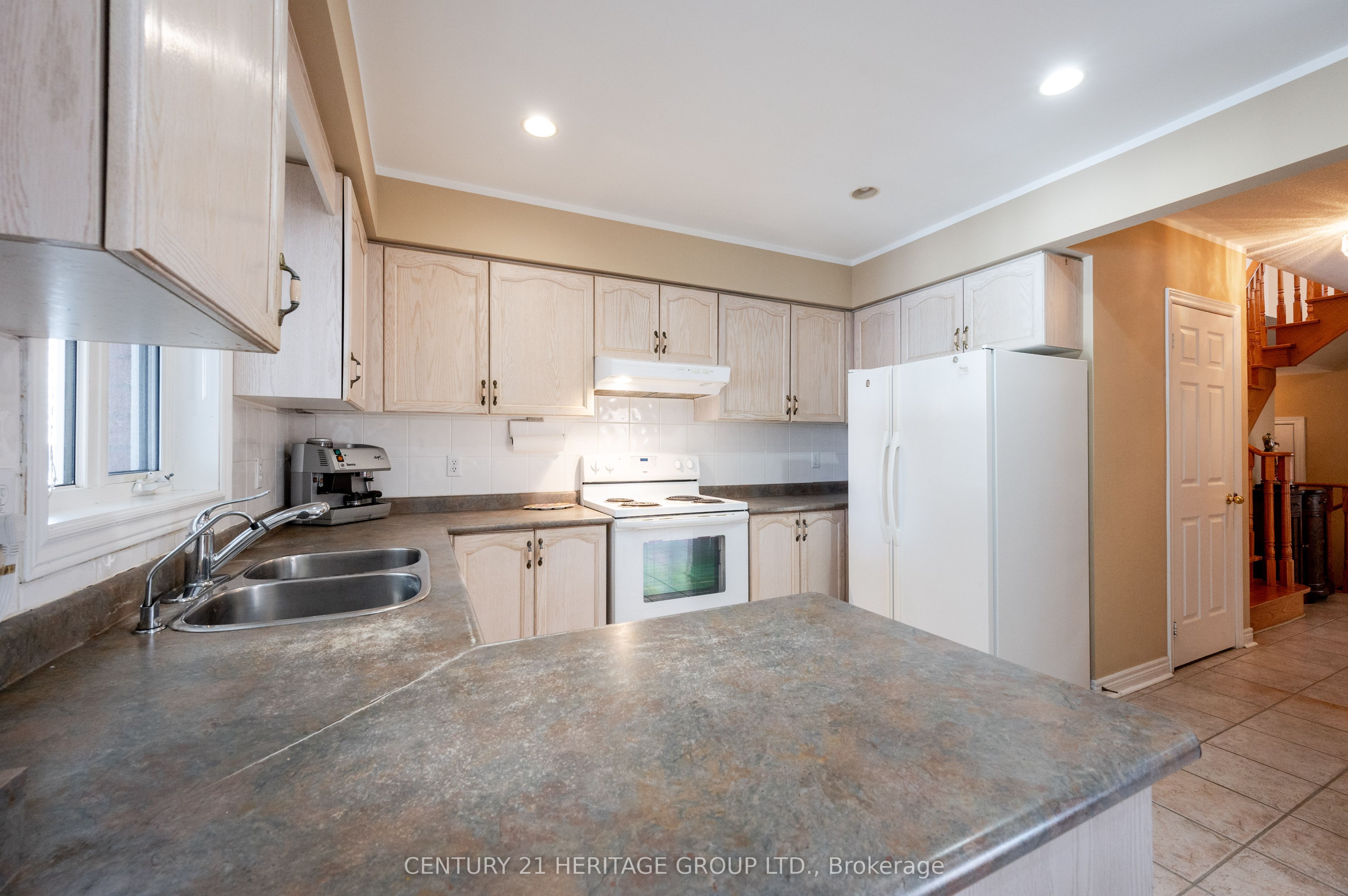 73 Solway Ave Property Photo 15