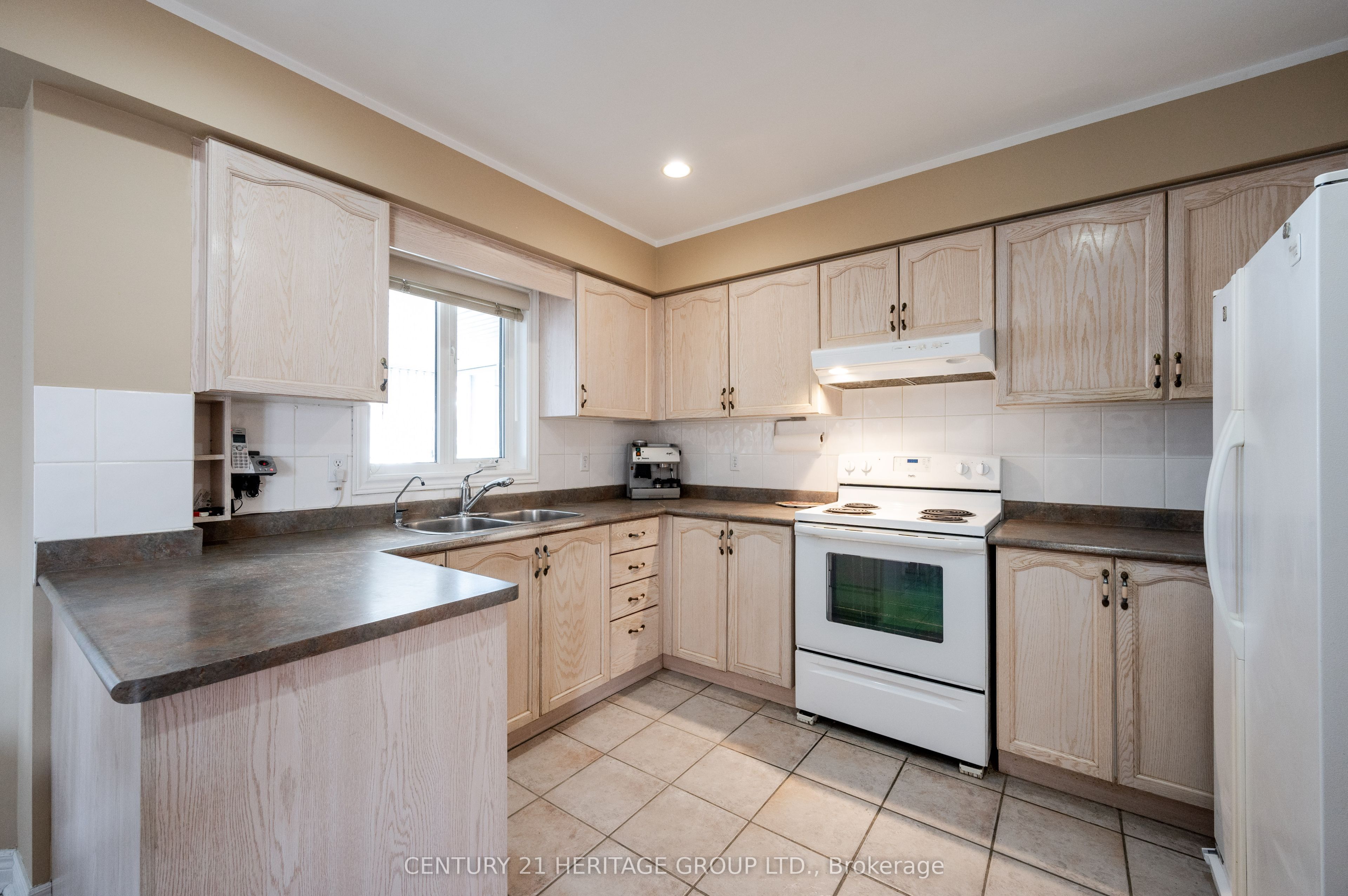 73 Solway Ave Property Photo 17