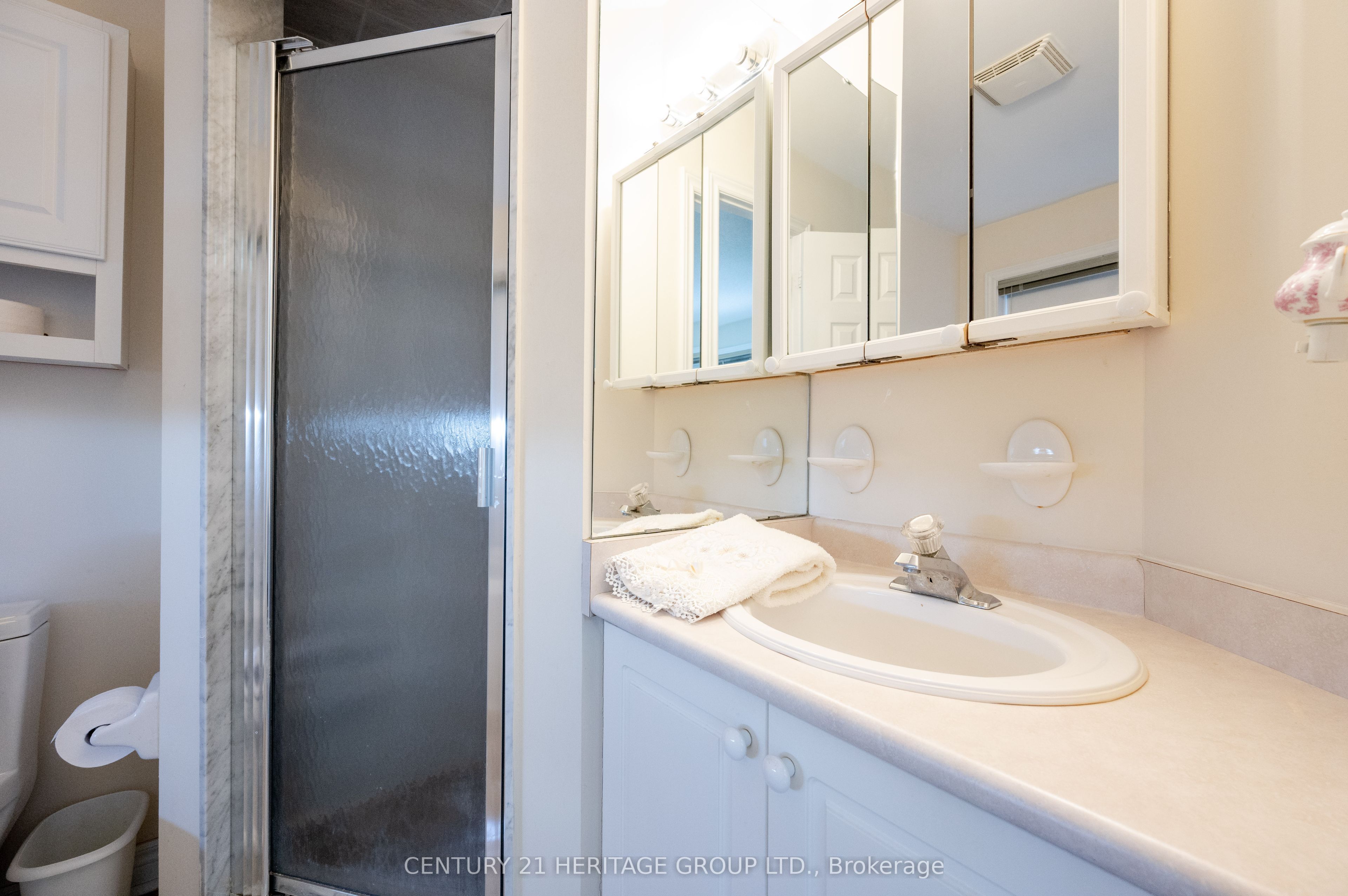 73 Solway Ave Property Photo 32