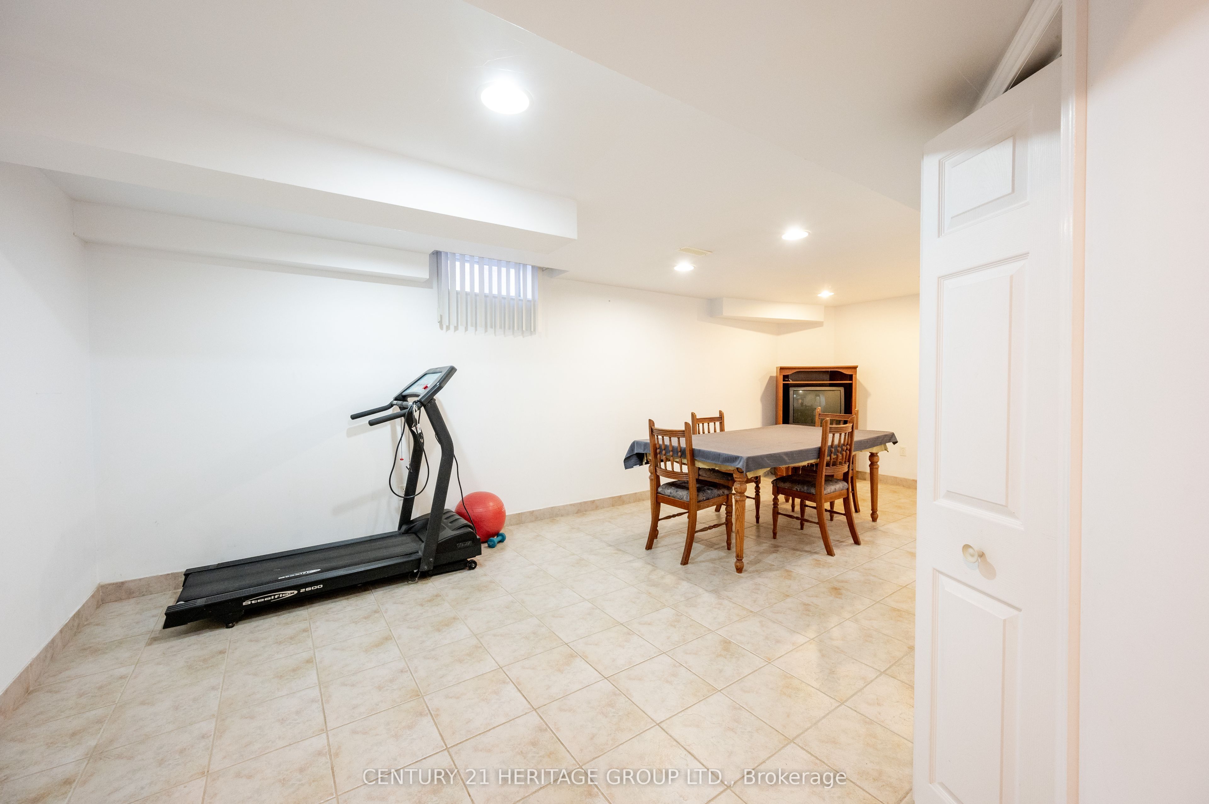 73 Solway Ave Property Photo 38