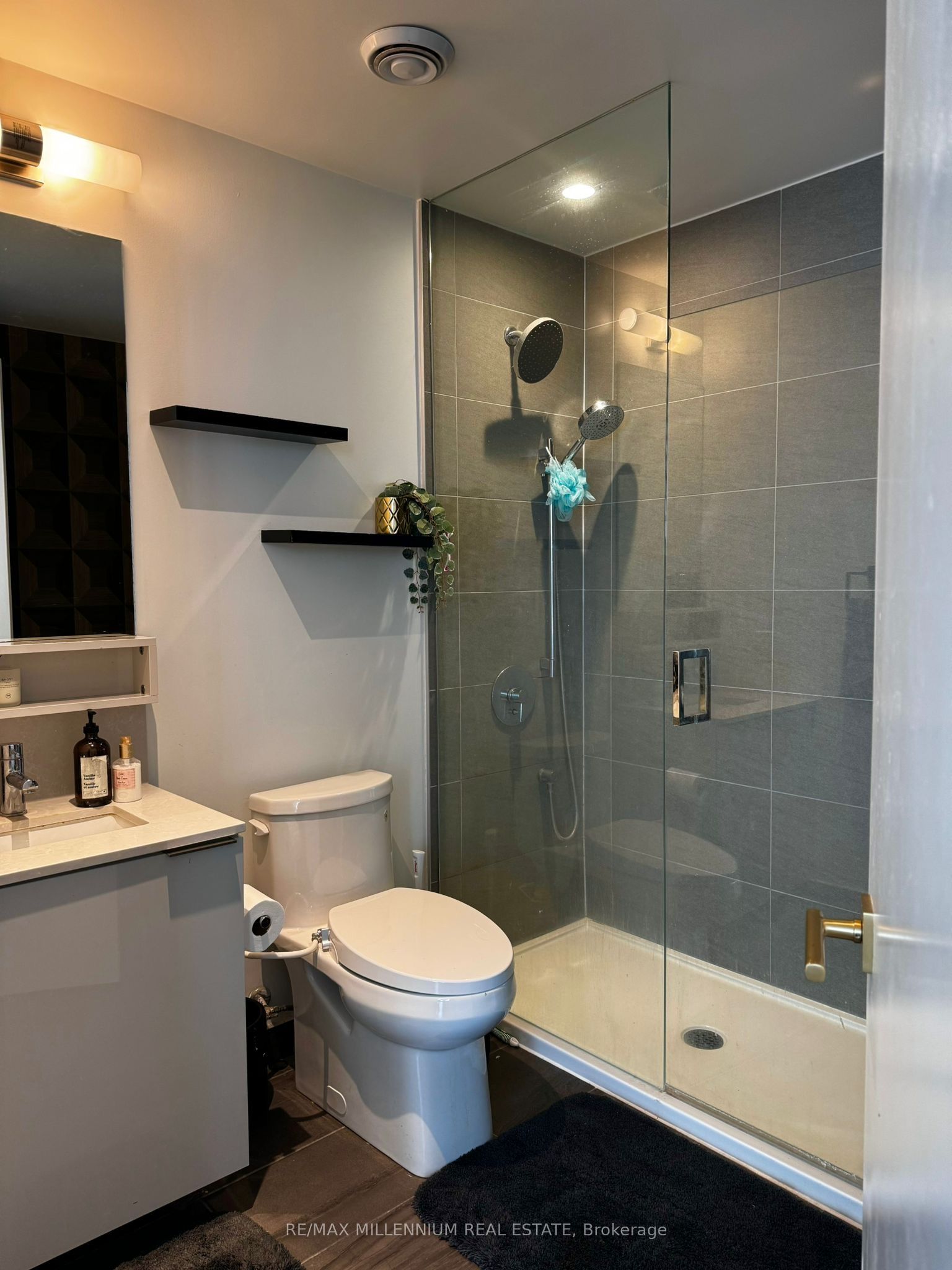 898 Portage Pkwy Property Photo 15