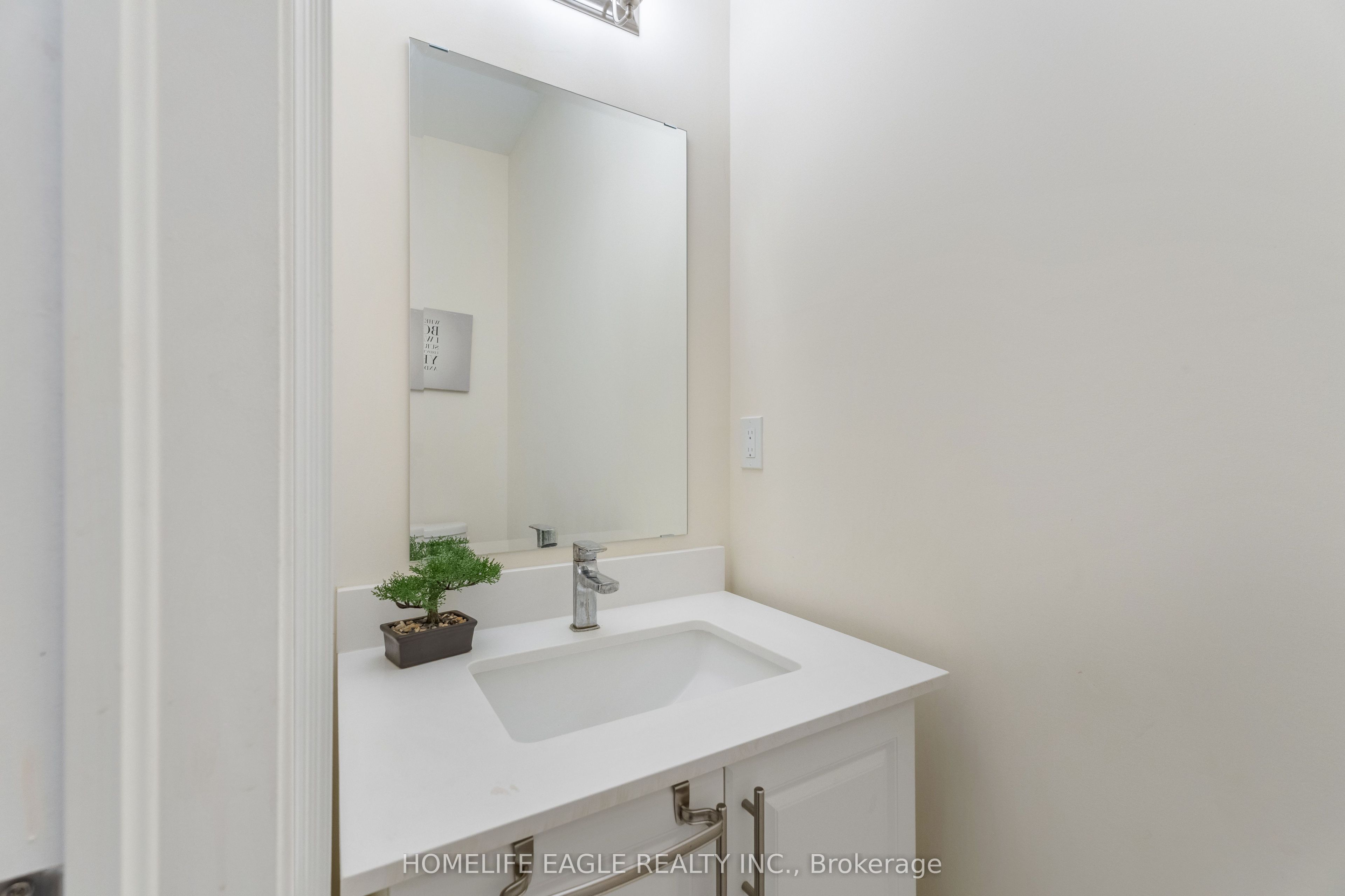 157 Kenneth Rogers Crescent Property Photo 4