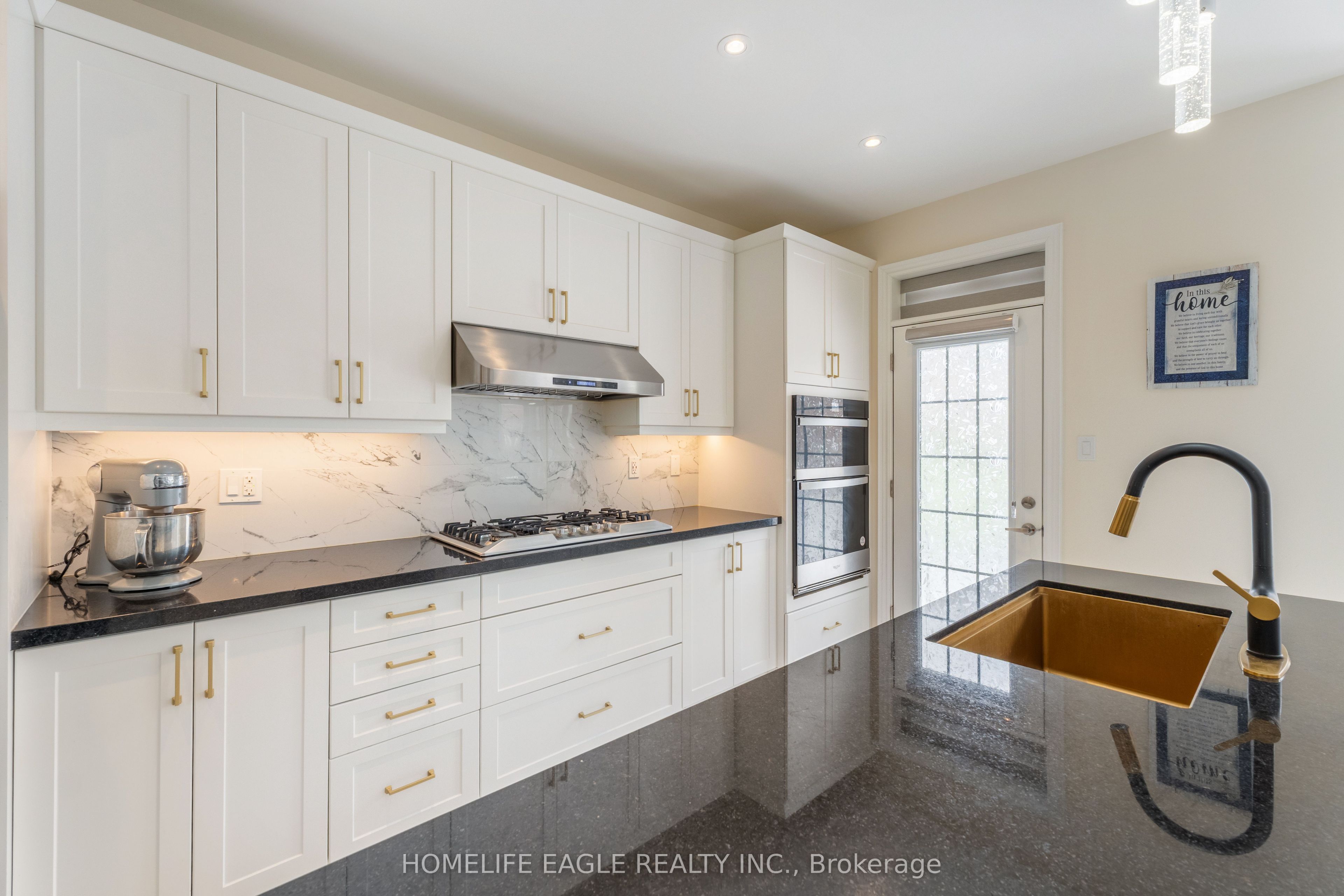 157 Kenneth Rogers Crescent Property Photo 7