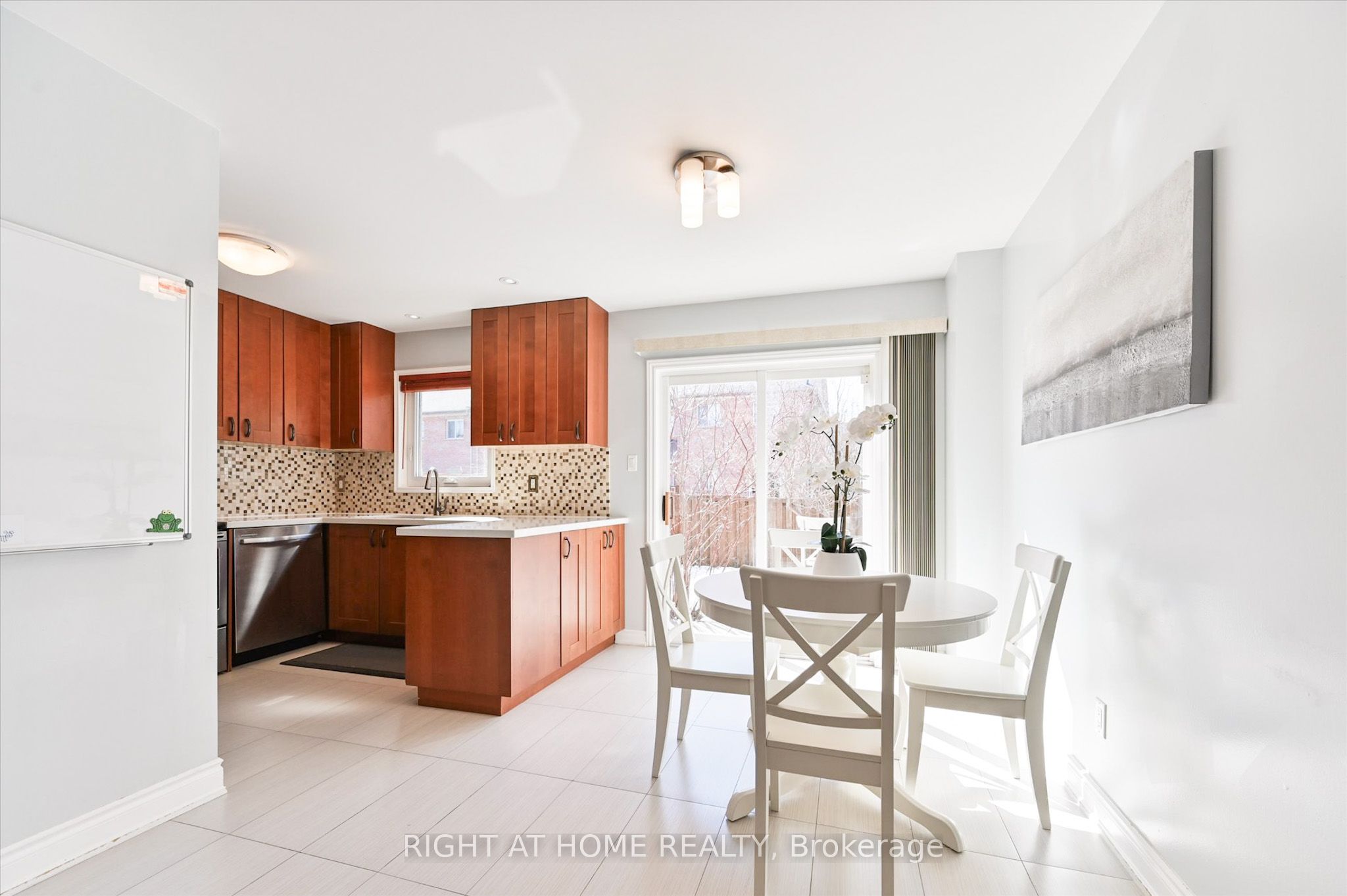26 Benjamin Hood Crescent Property Photo 9