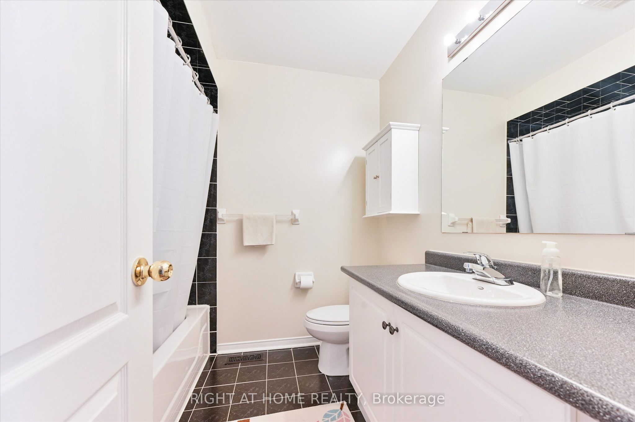 26 Benjamin Hood Crescent Property Photo 22