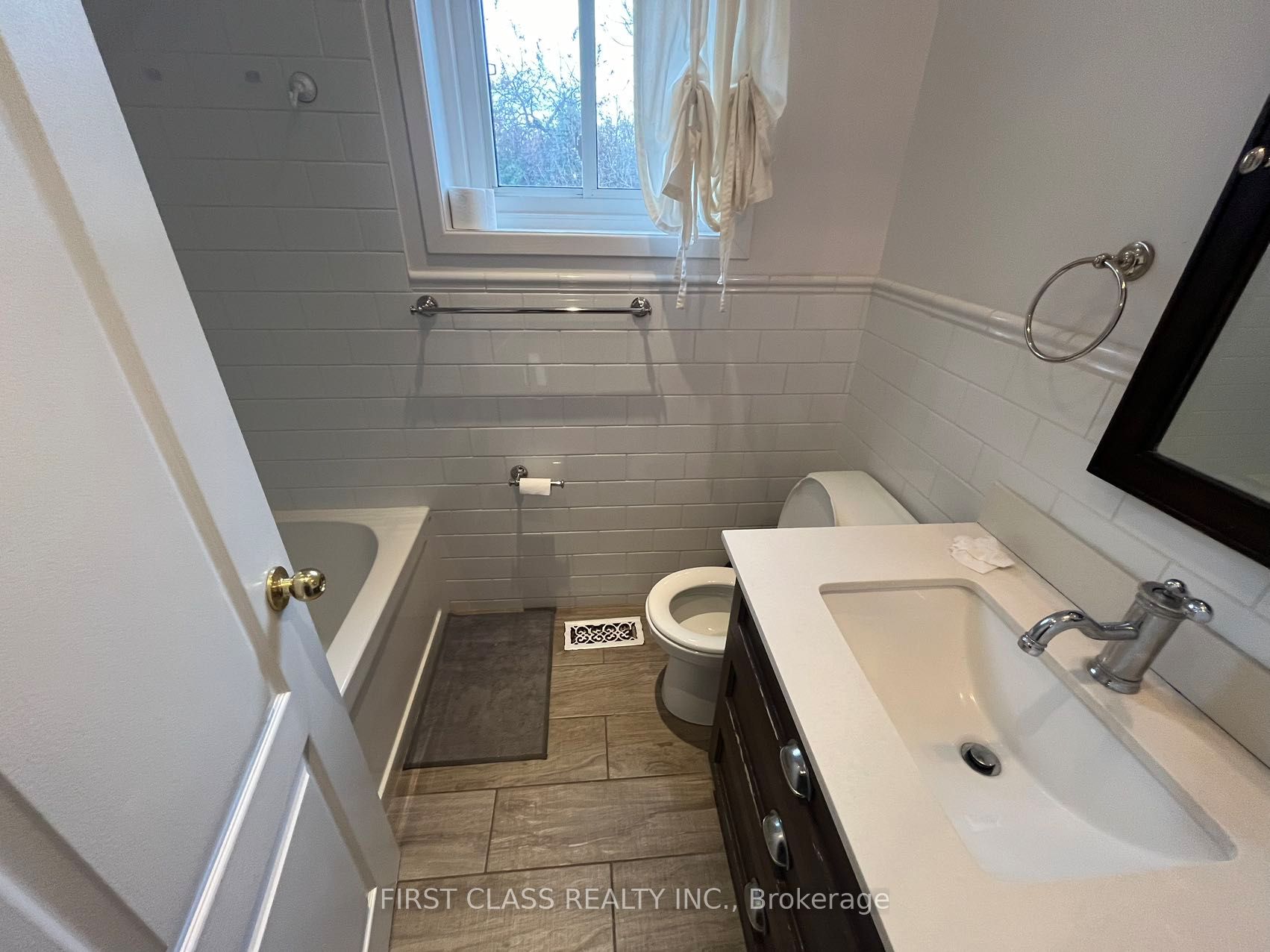 83 Lincoln Green Drive Property Photo 14