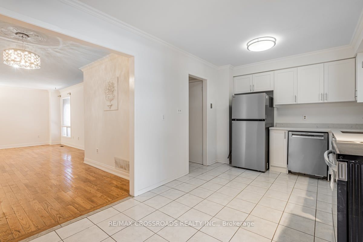 15 Peachtree Place Property Photo 4